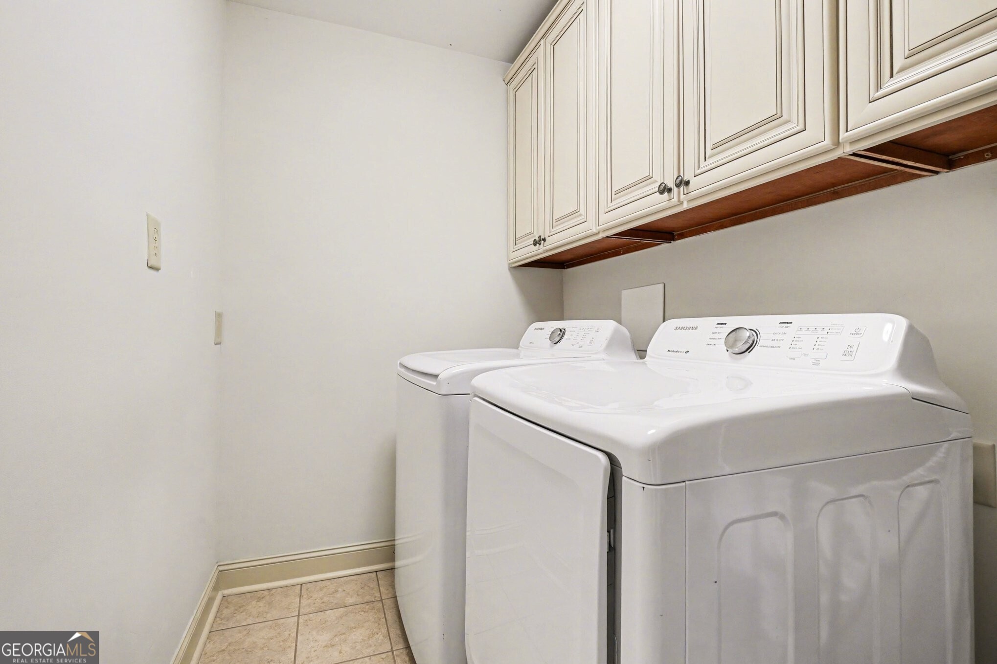 1004 Madison Lane SE