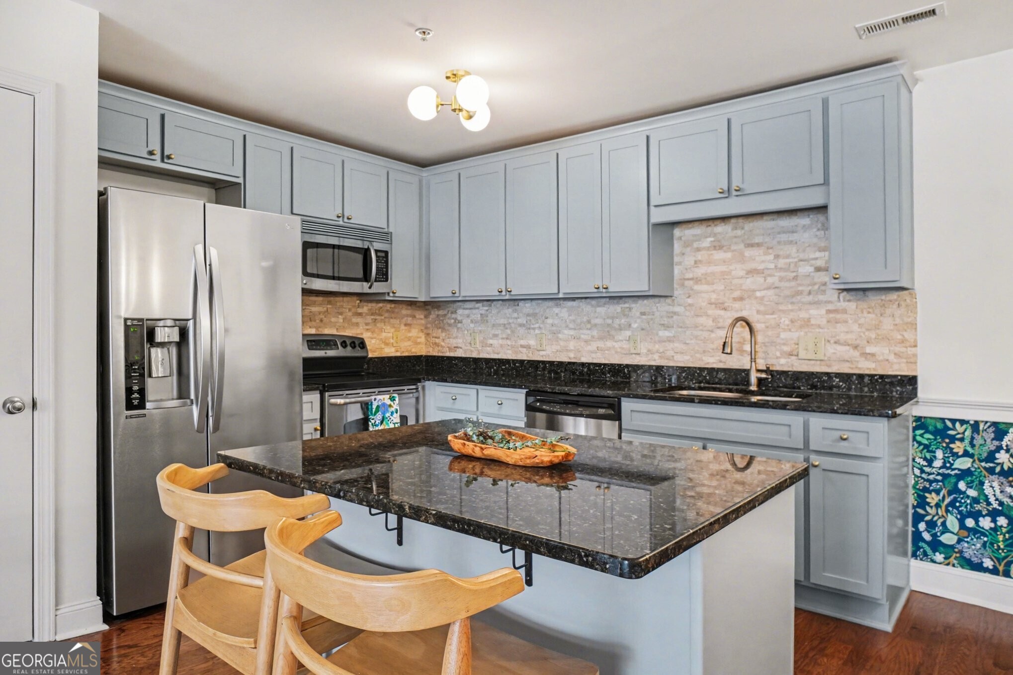 1004 Madison Lane SE