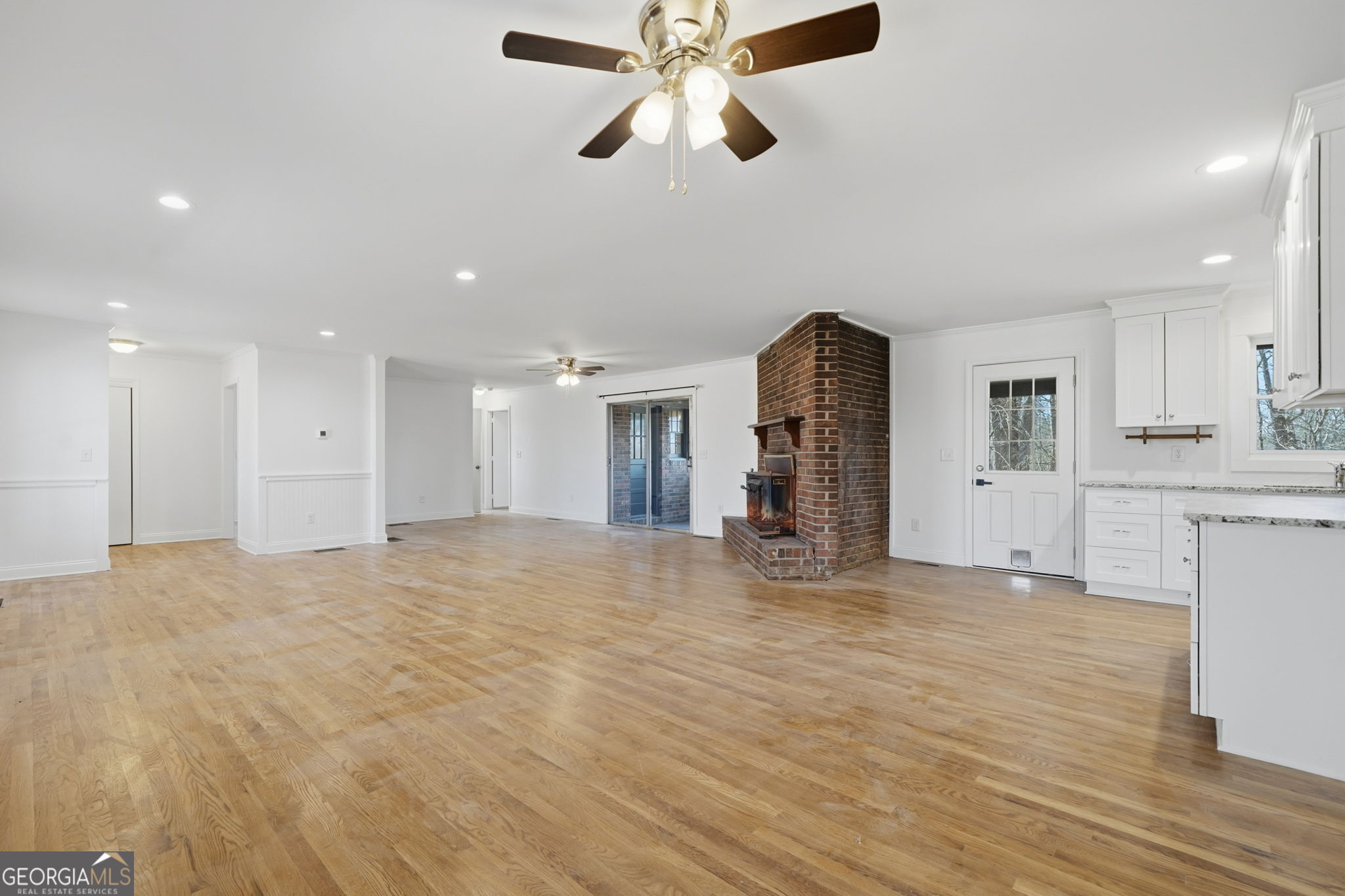 1460 Hillcrest Drive