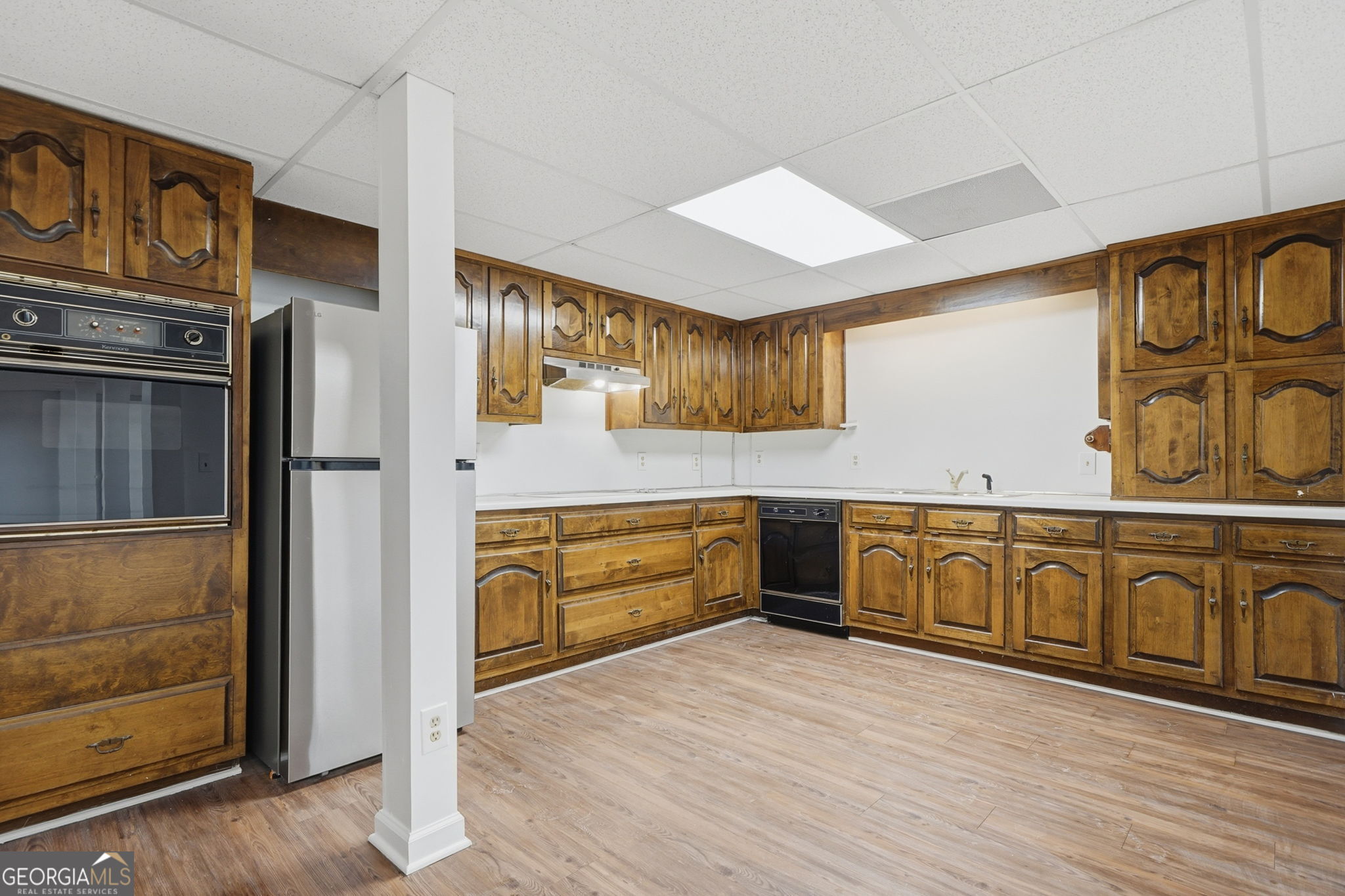 1460 Hillcrest Drive