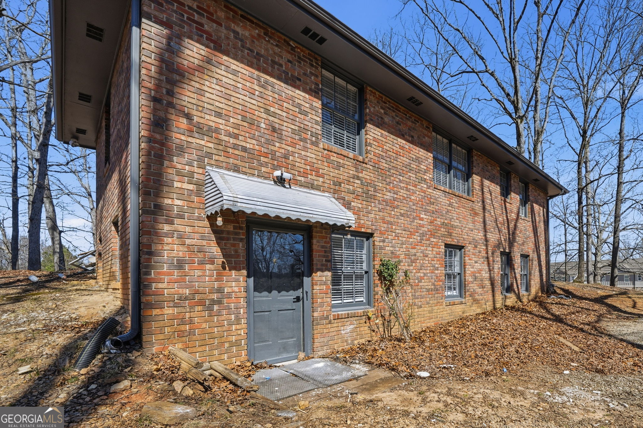 1460 Hillcrest Drive