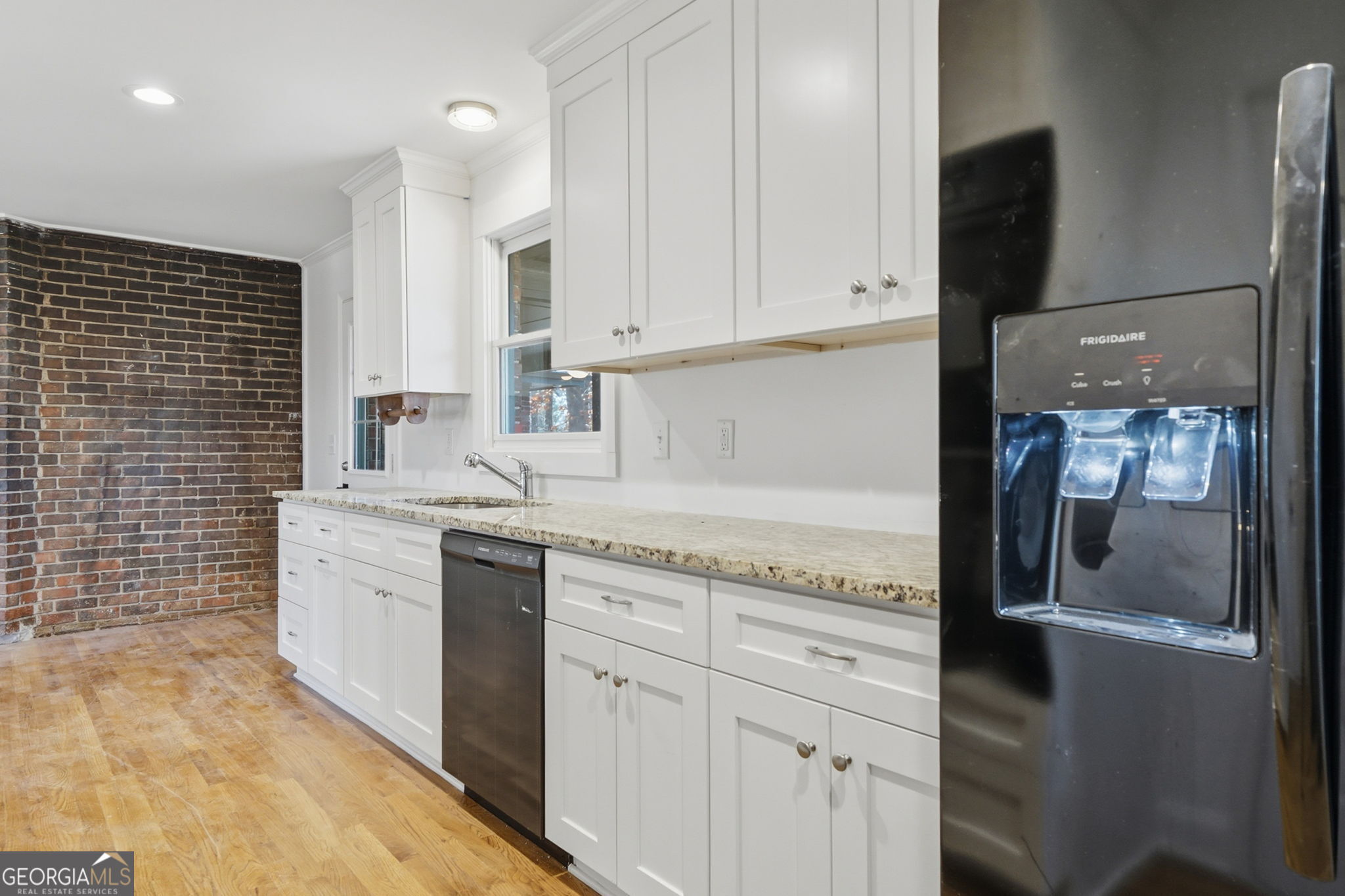 1460 Hillcrest Drive