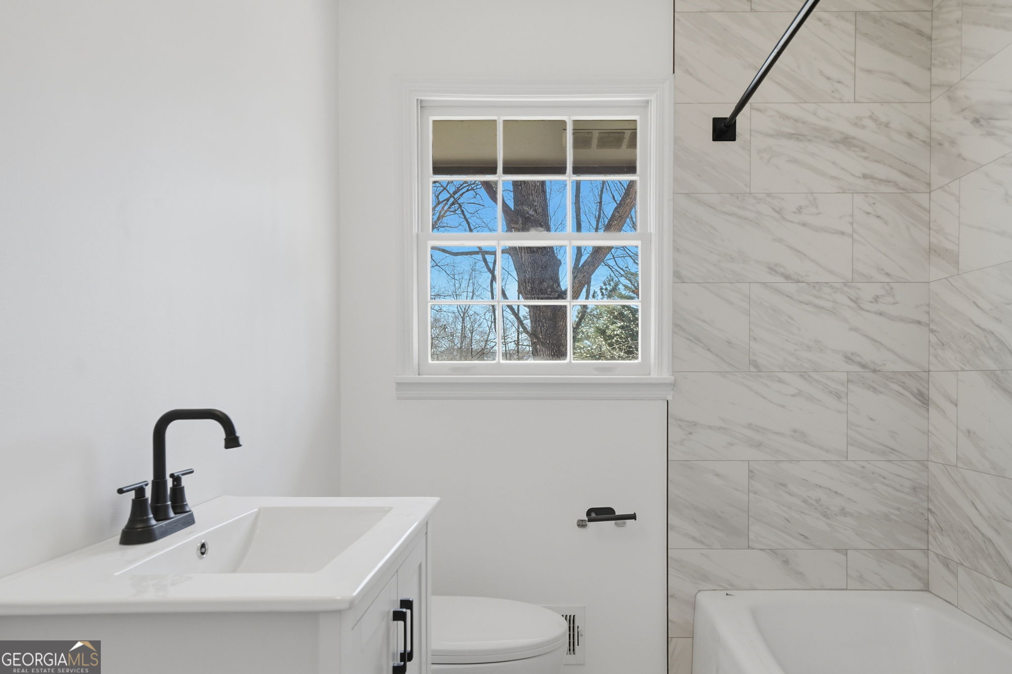 1460 Hillcrest Drive