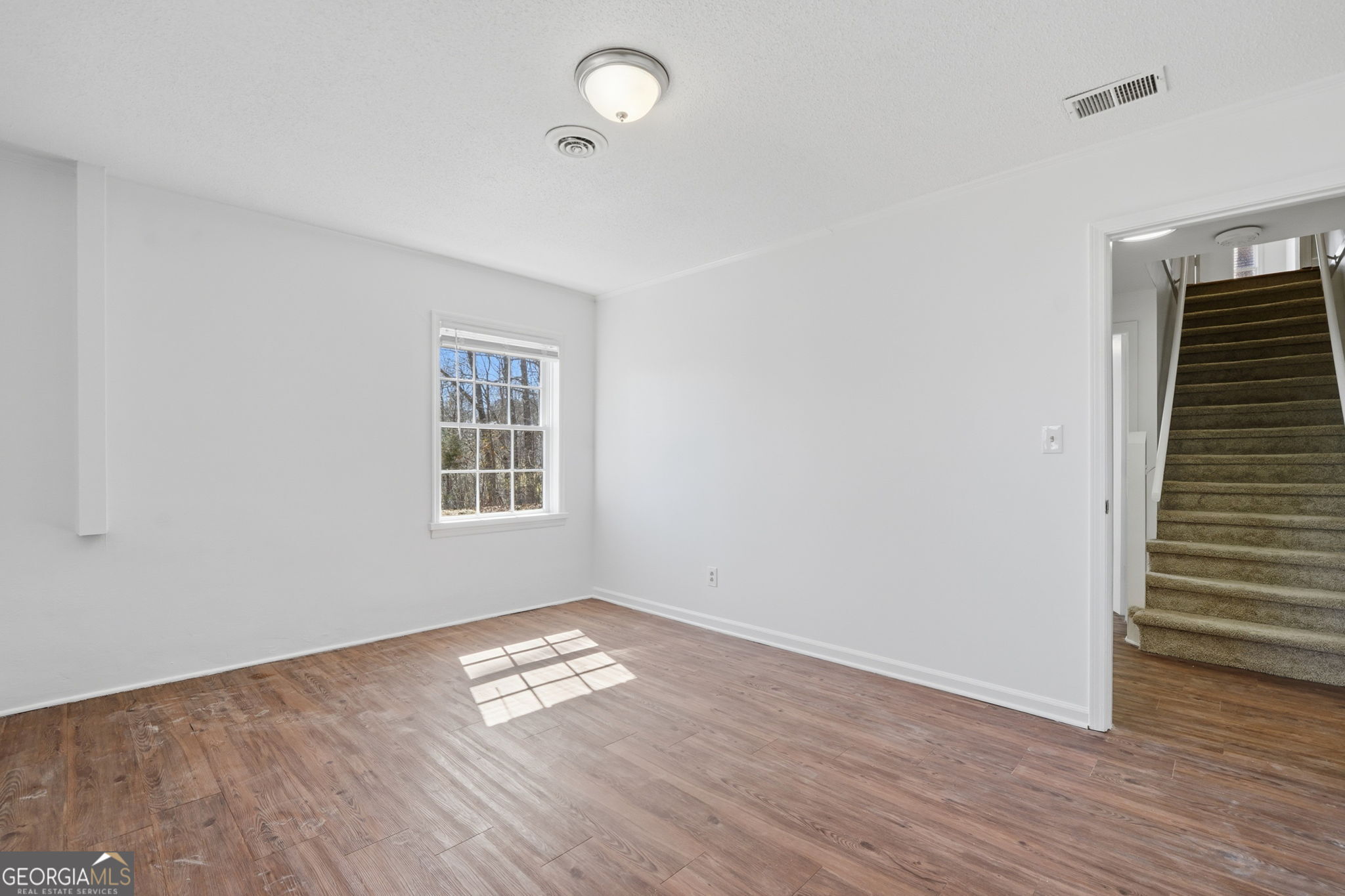 1460 Hillcrest Drive