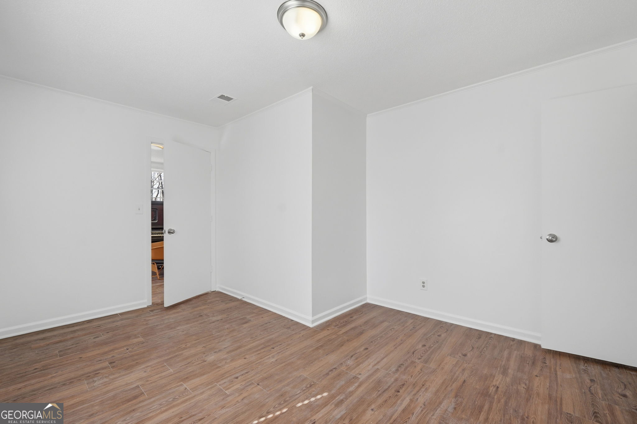 1460 Hillcrest Drive