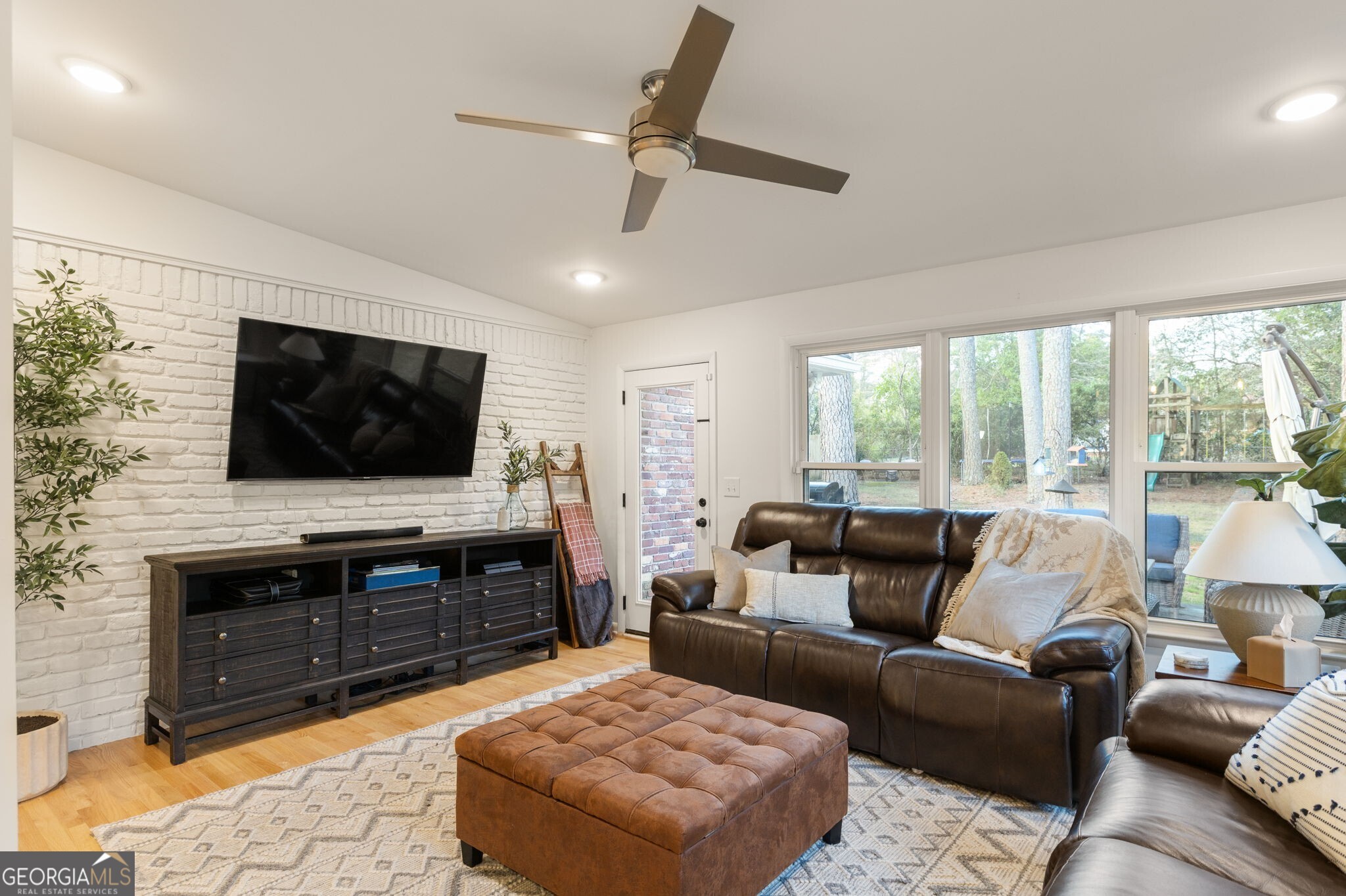 3058 Greenbrook Way NE