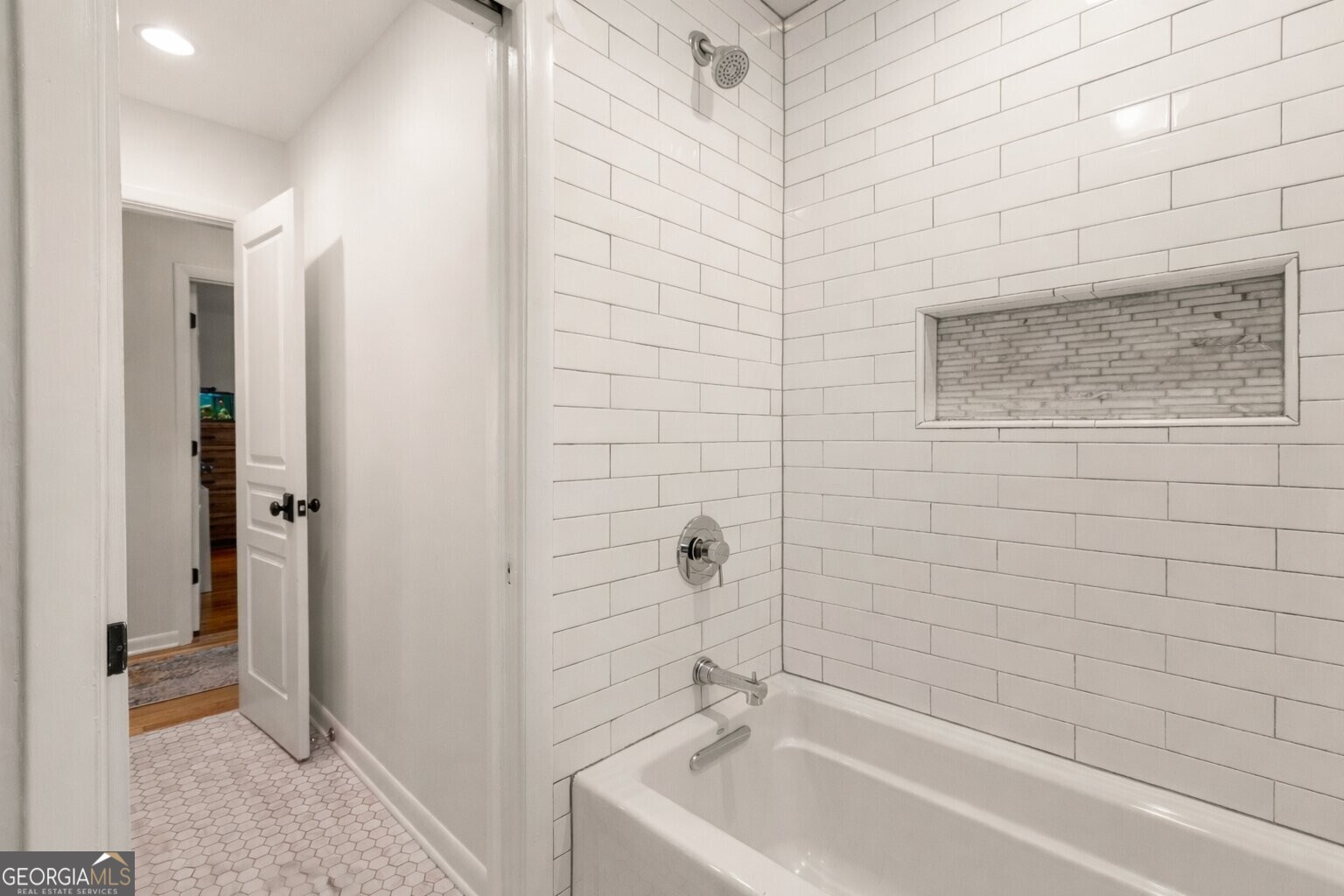 3058 Greenbrook Way NE