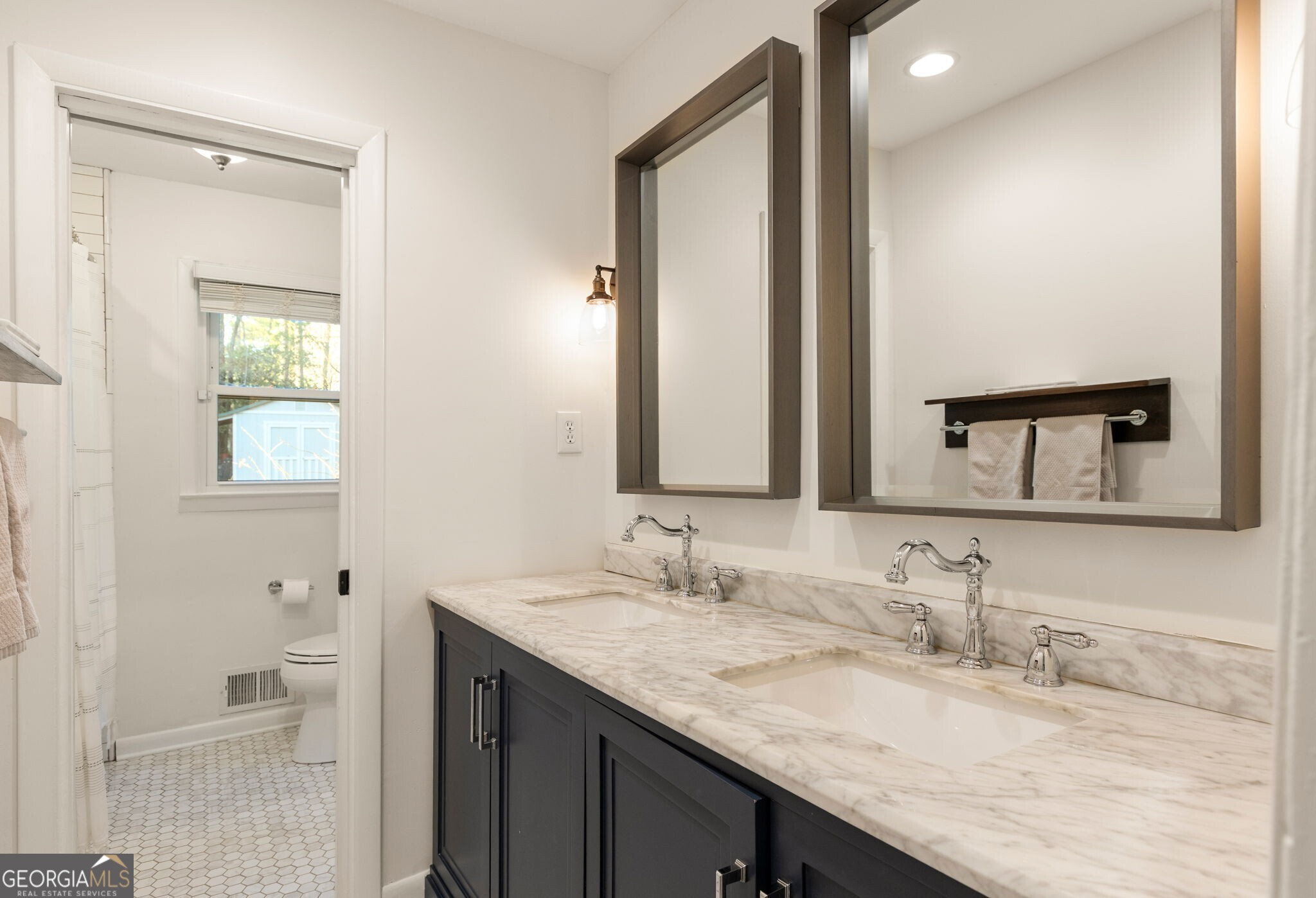 3058 Greenbrook Way NE