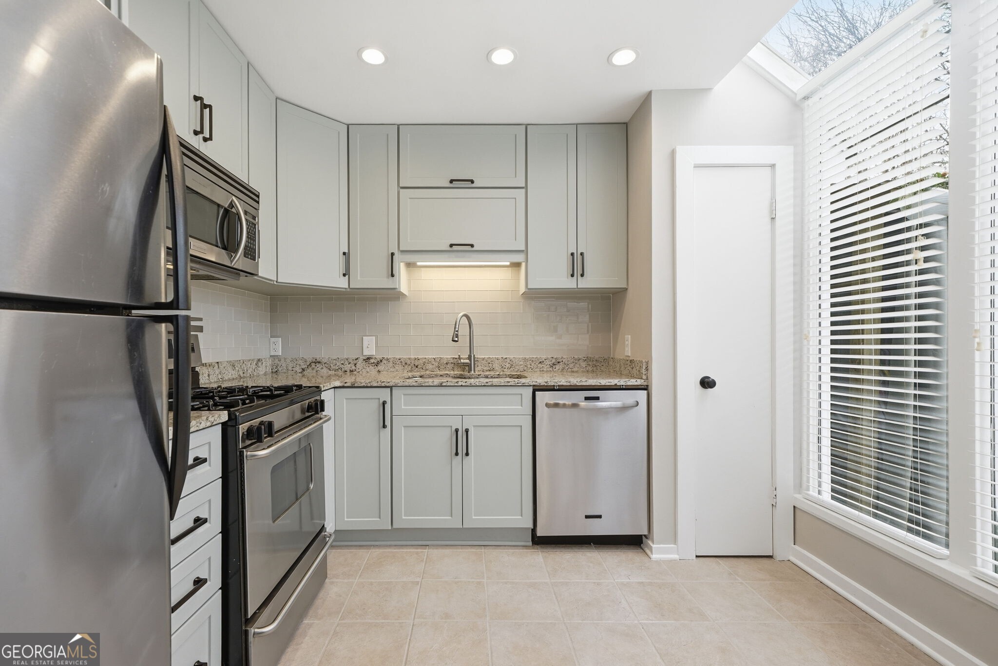 836 Saint Charles Avenue NE # H