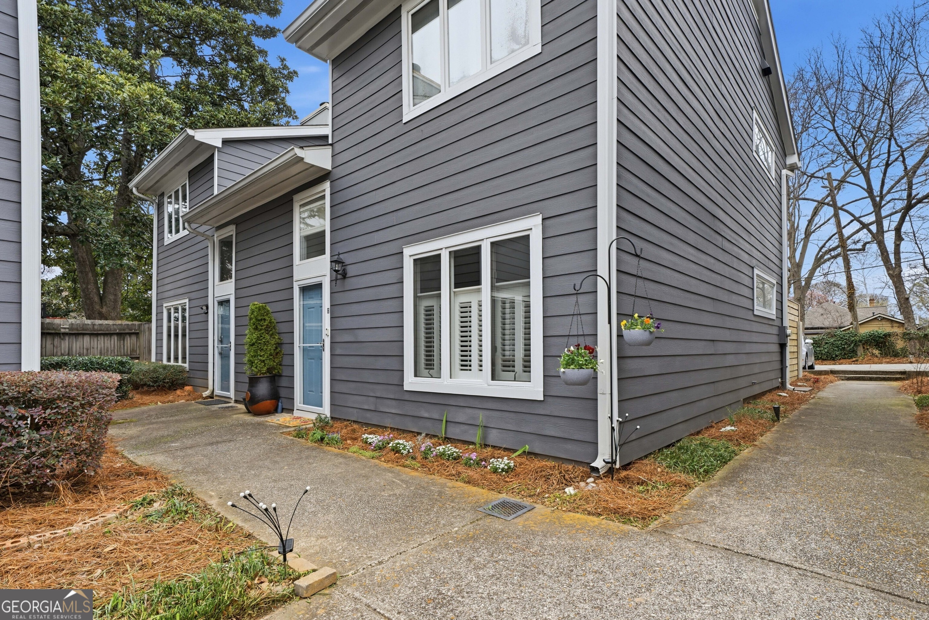 836 Saint Charles Avenue NE # H