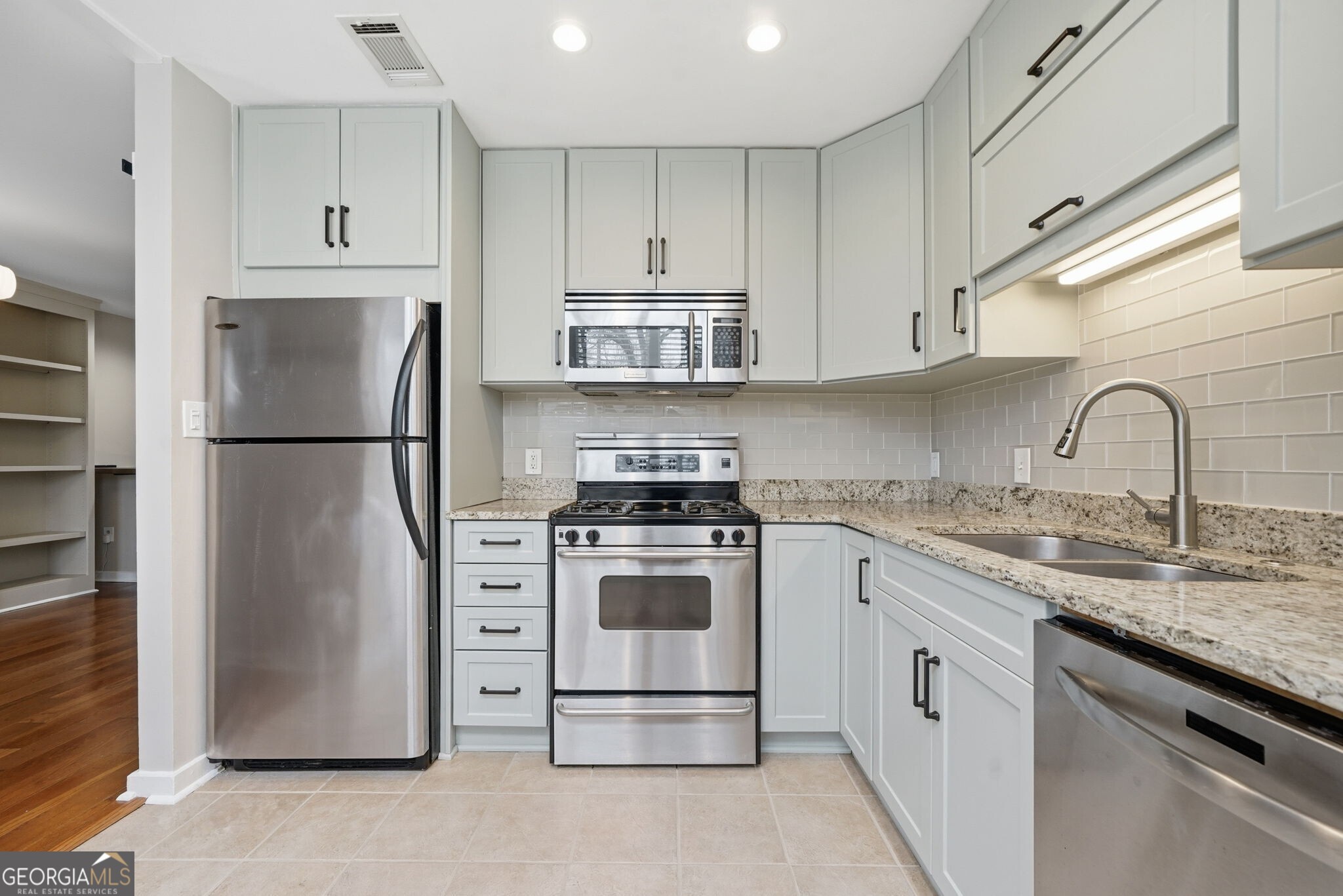 836 Saint Charles Avenue NE # H