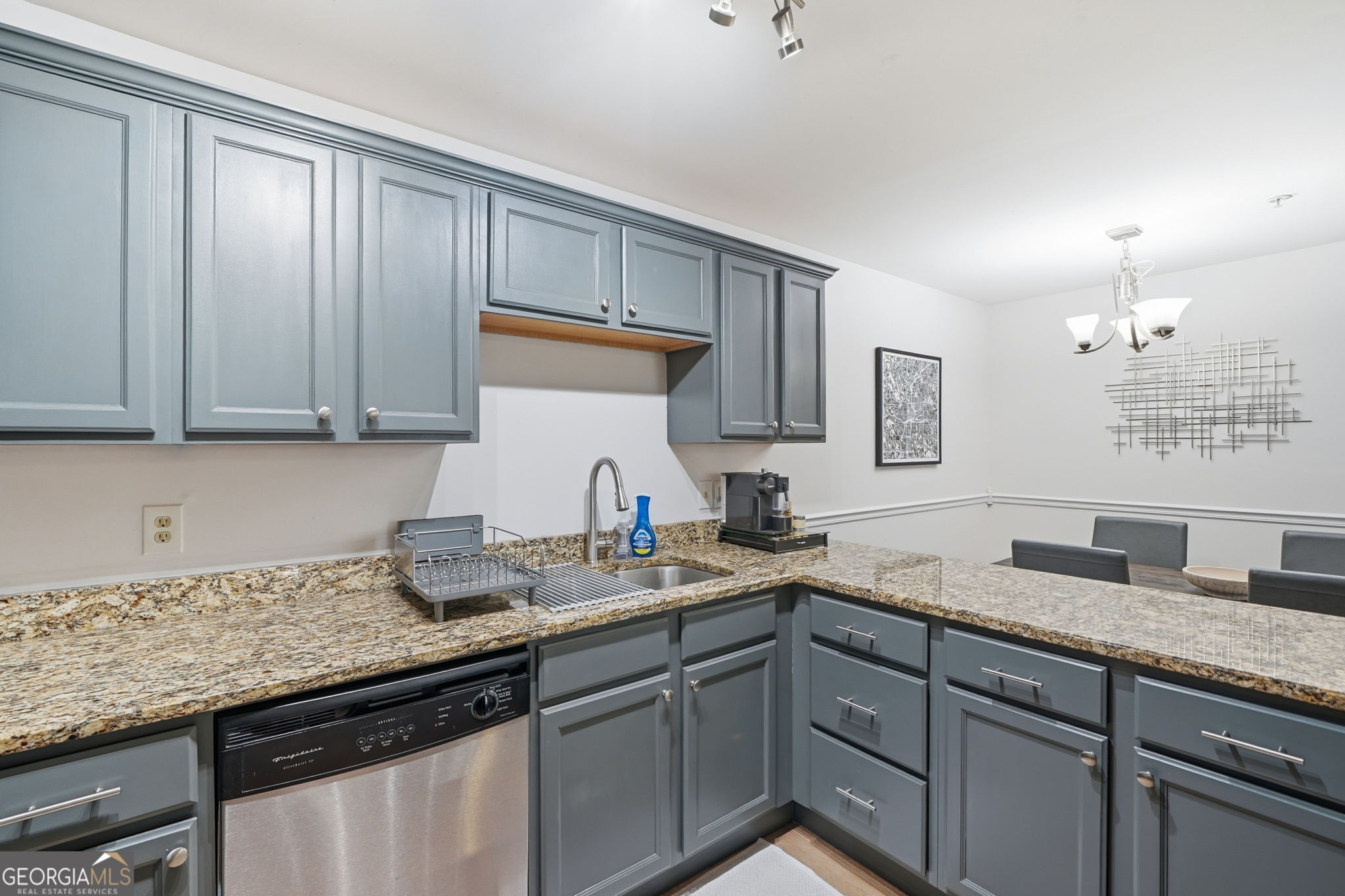 1106 Madison Lane SE