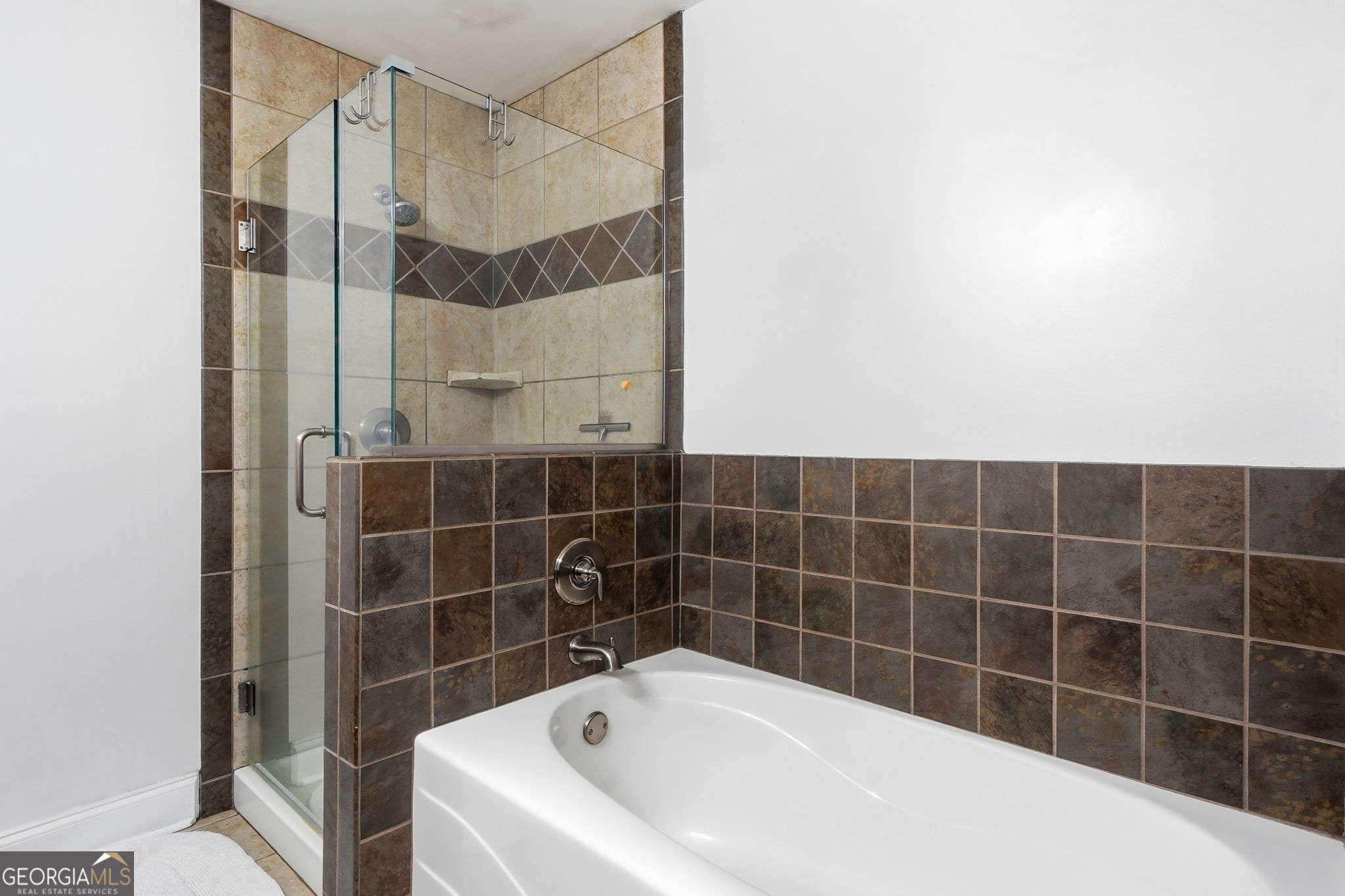 1106 Madison Lane SE