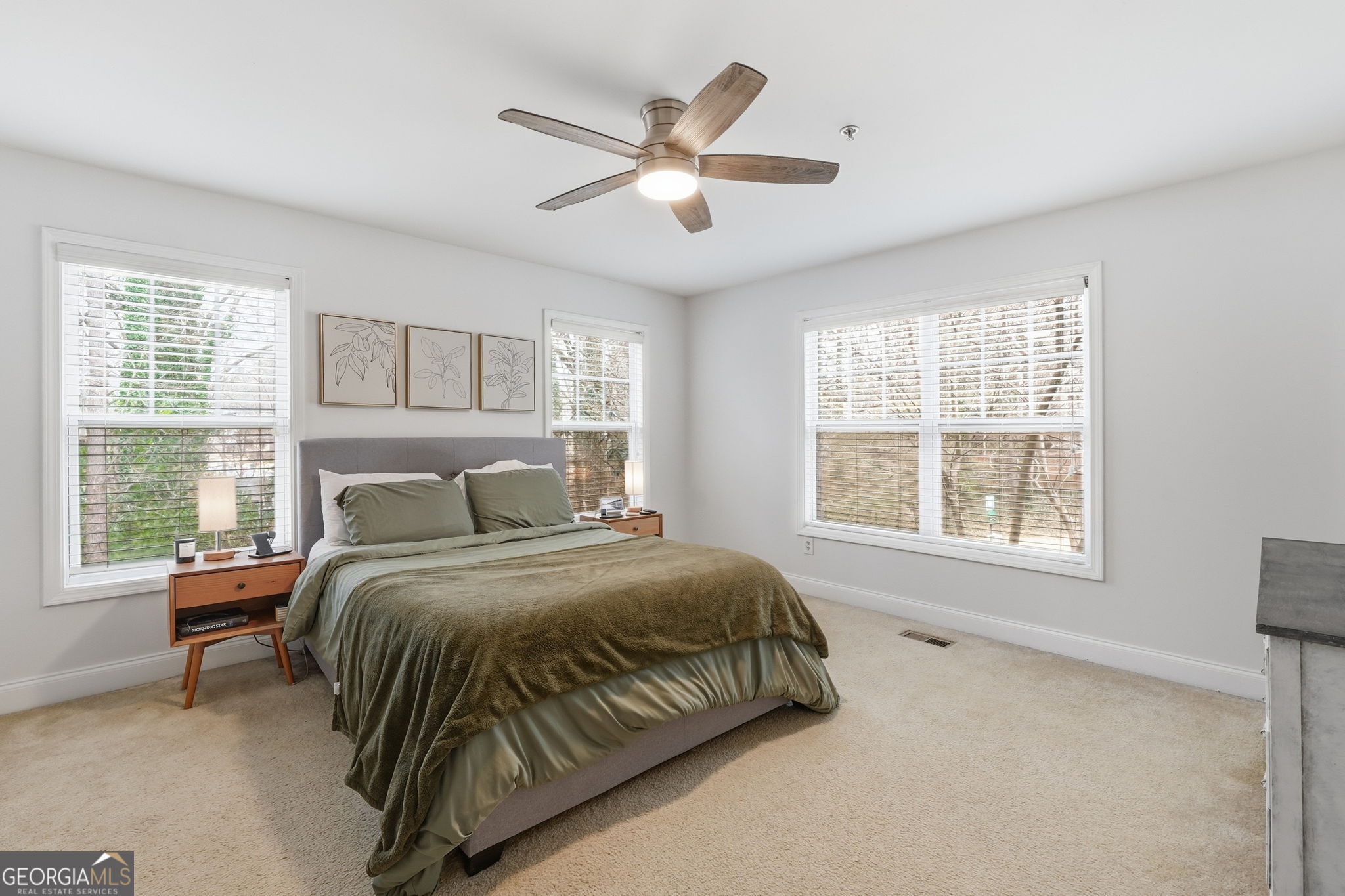 1106 Madison Lane SE