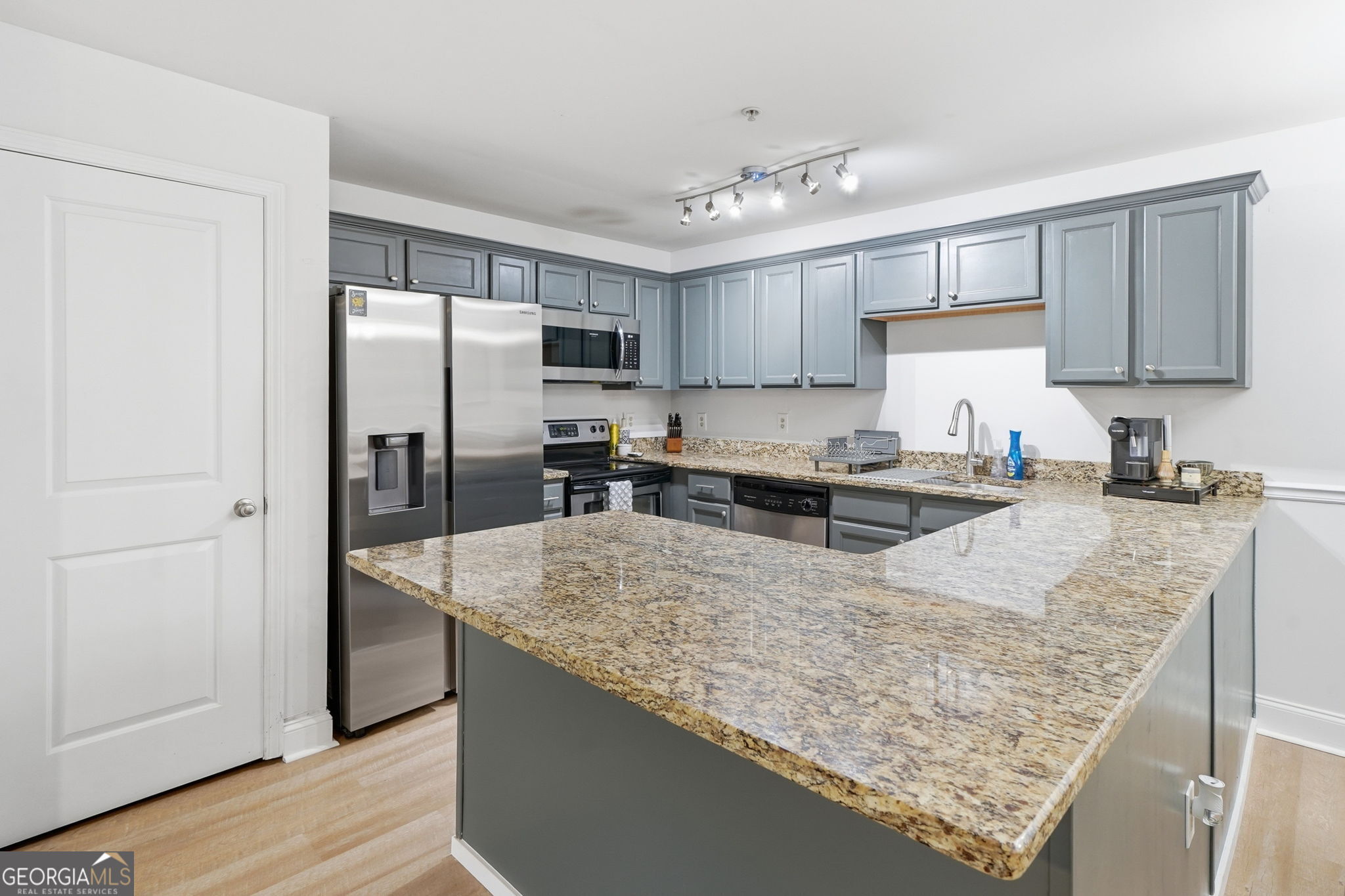 1106 Madison Lane SE