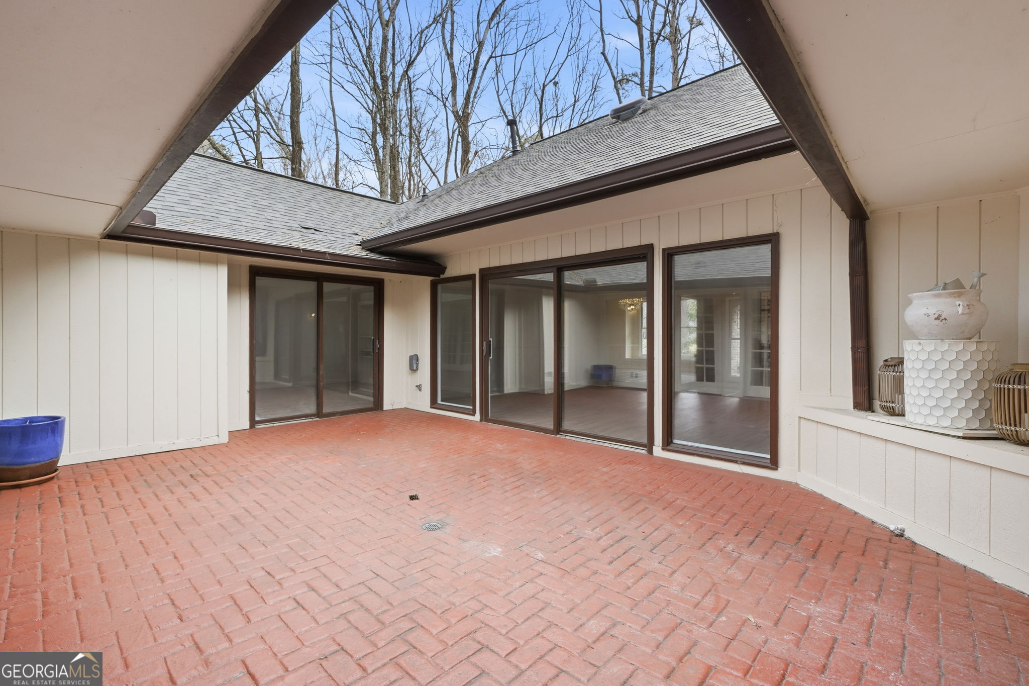 1130 Valley Ridge Court SE