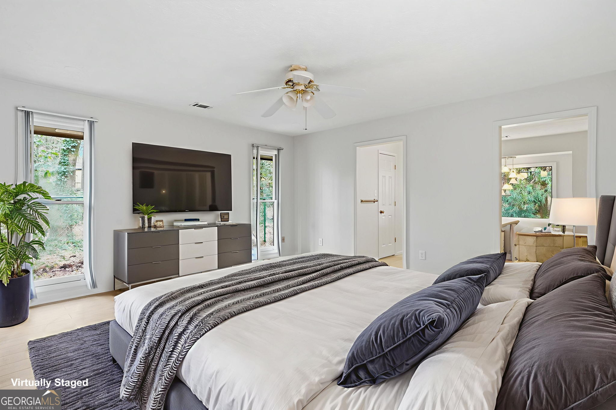 1130 Valley Ridge Court SE