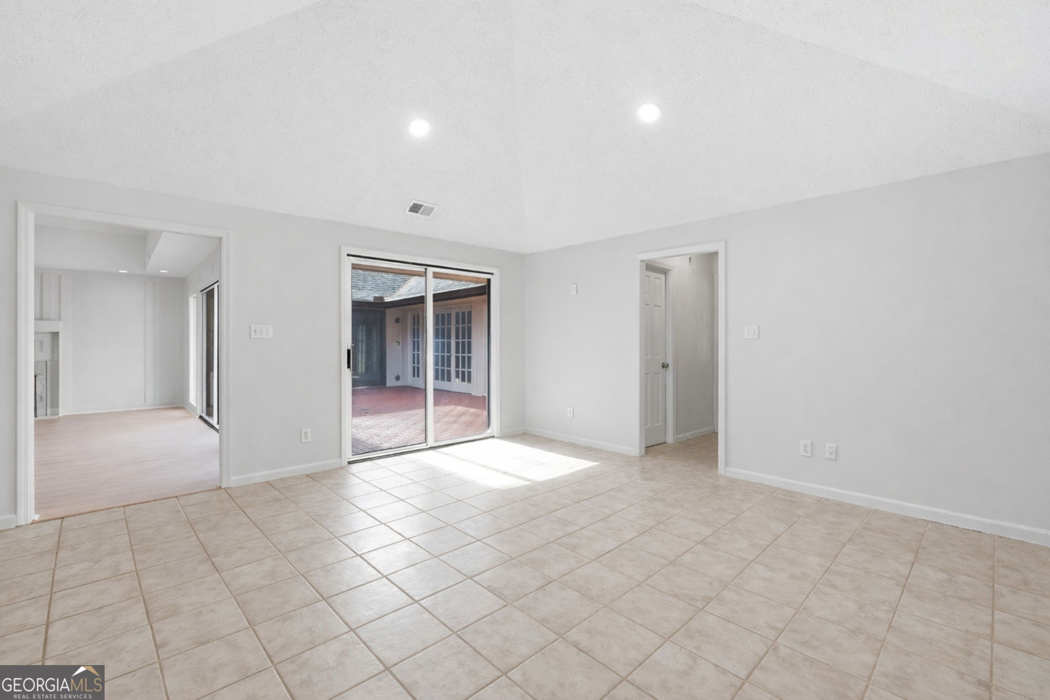 1130 Valley Ridge Court SE