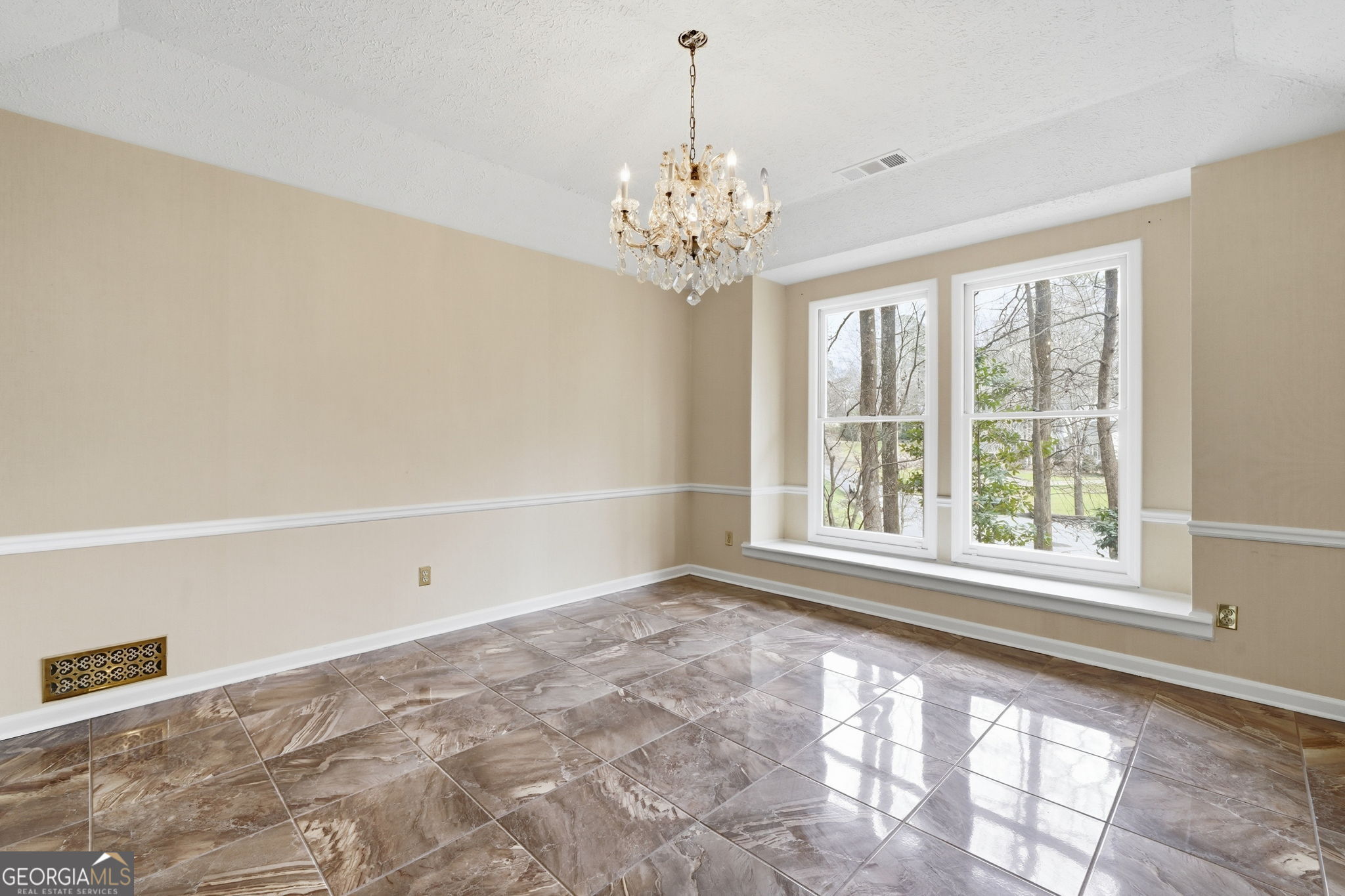 1130 Valley Ridge Court SE