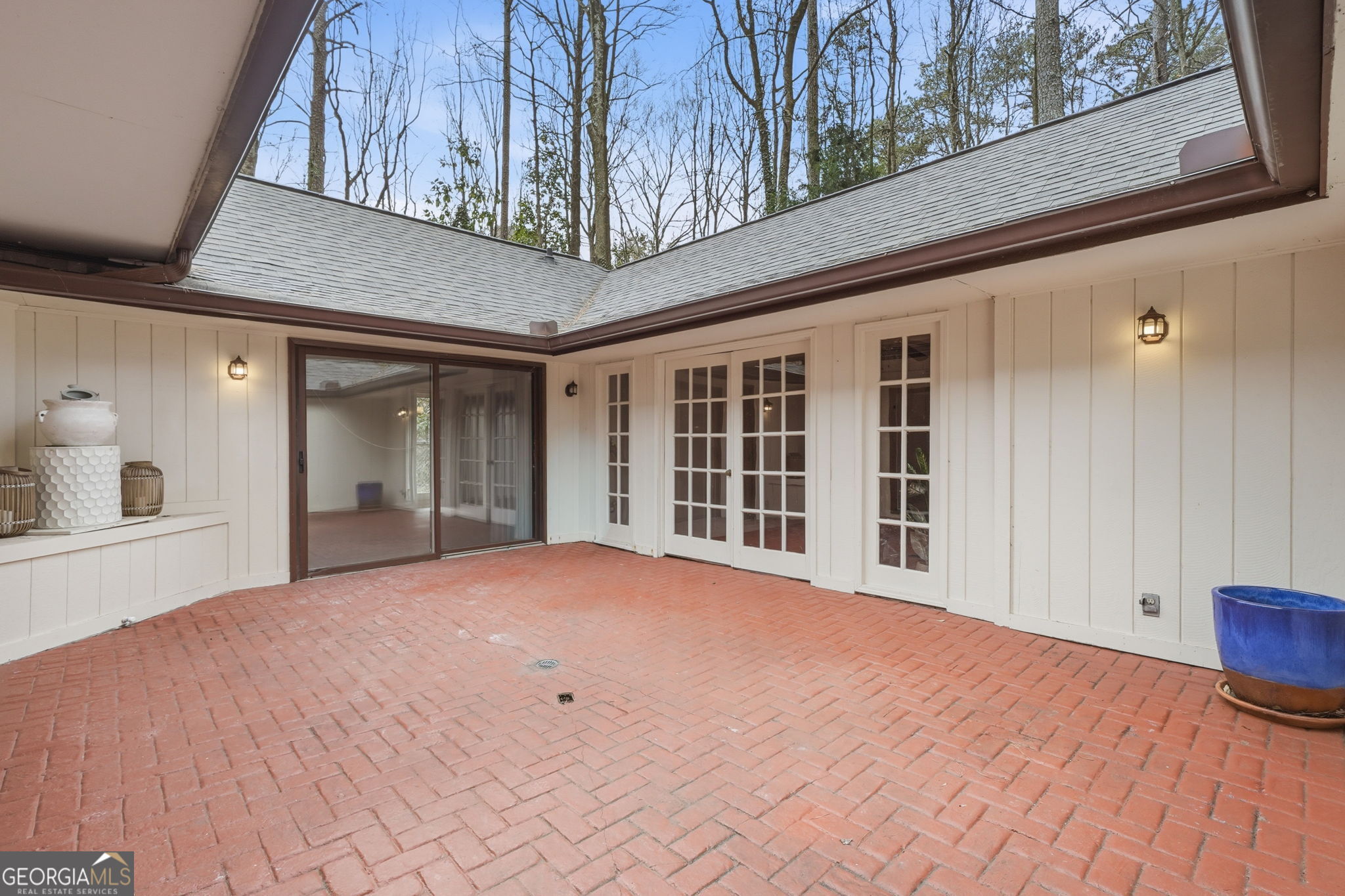 1130 Valley Ridge Court SE