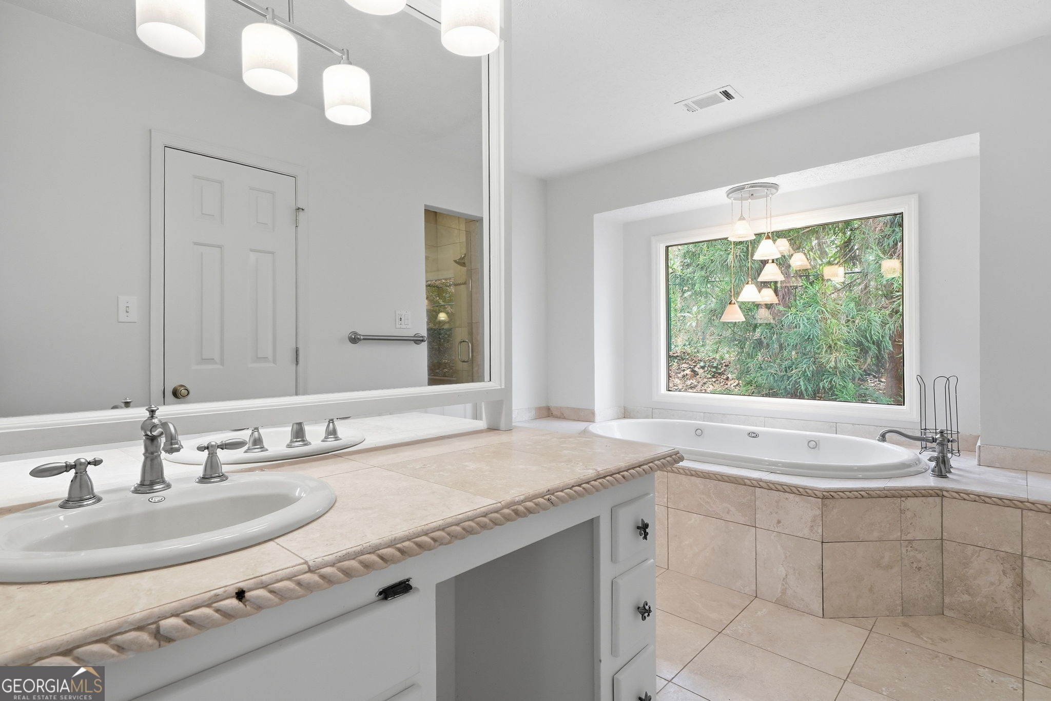 1130 Valley Ridge Court SE