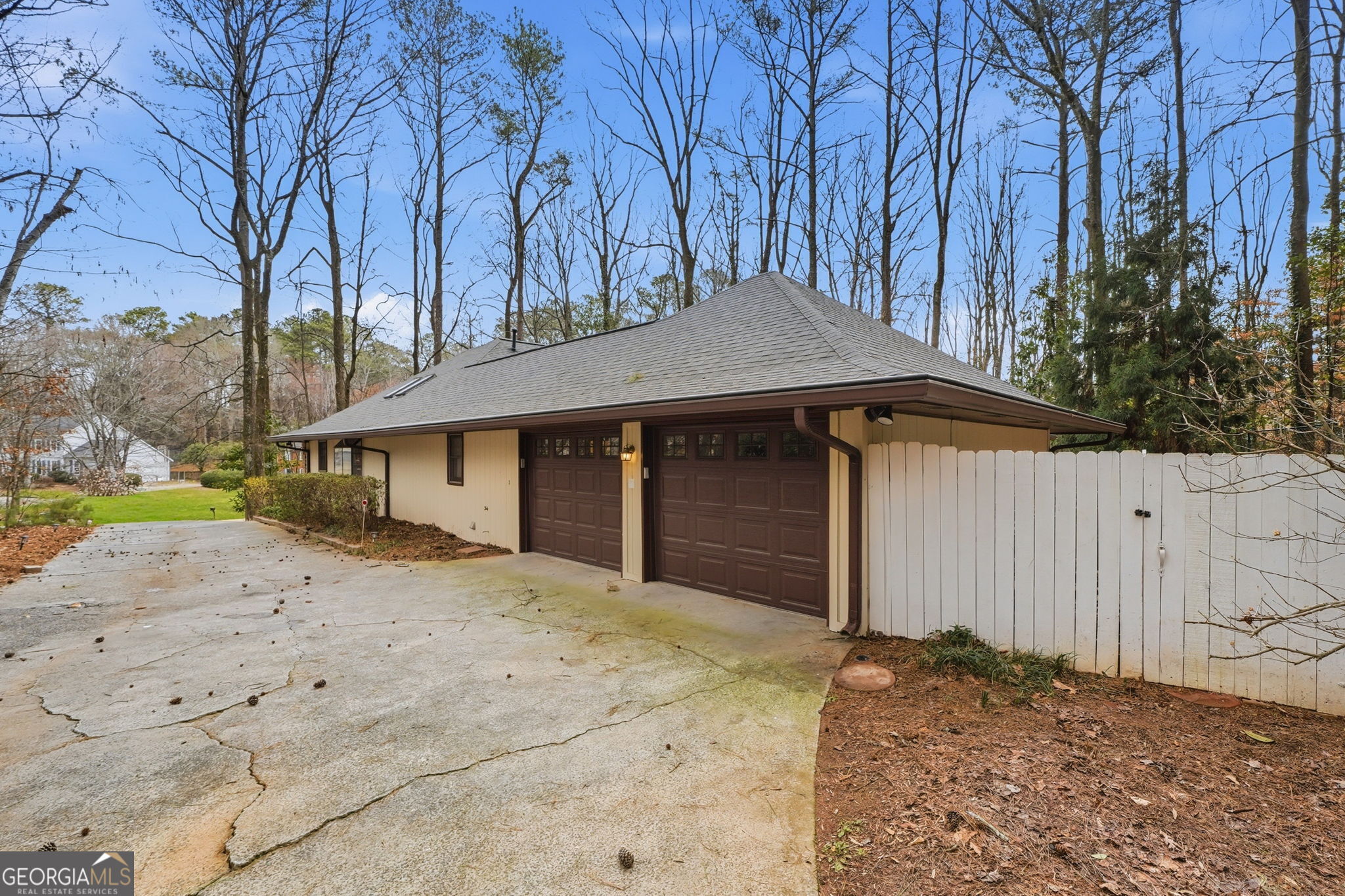 1130 Valley Ridge Court SE