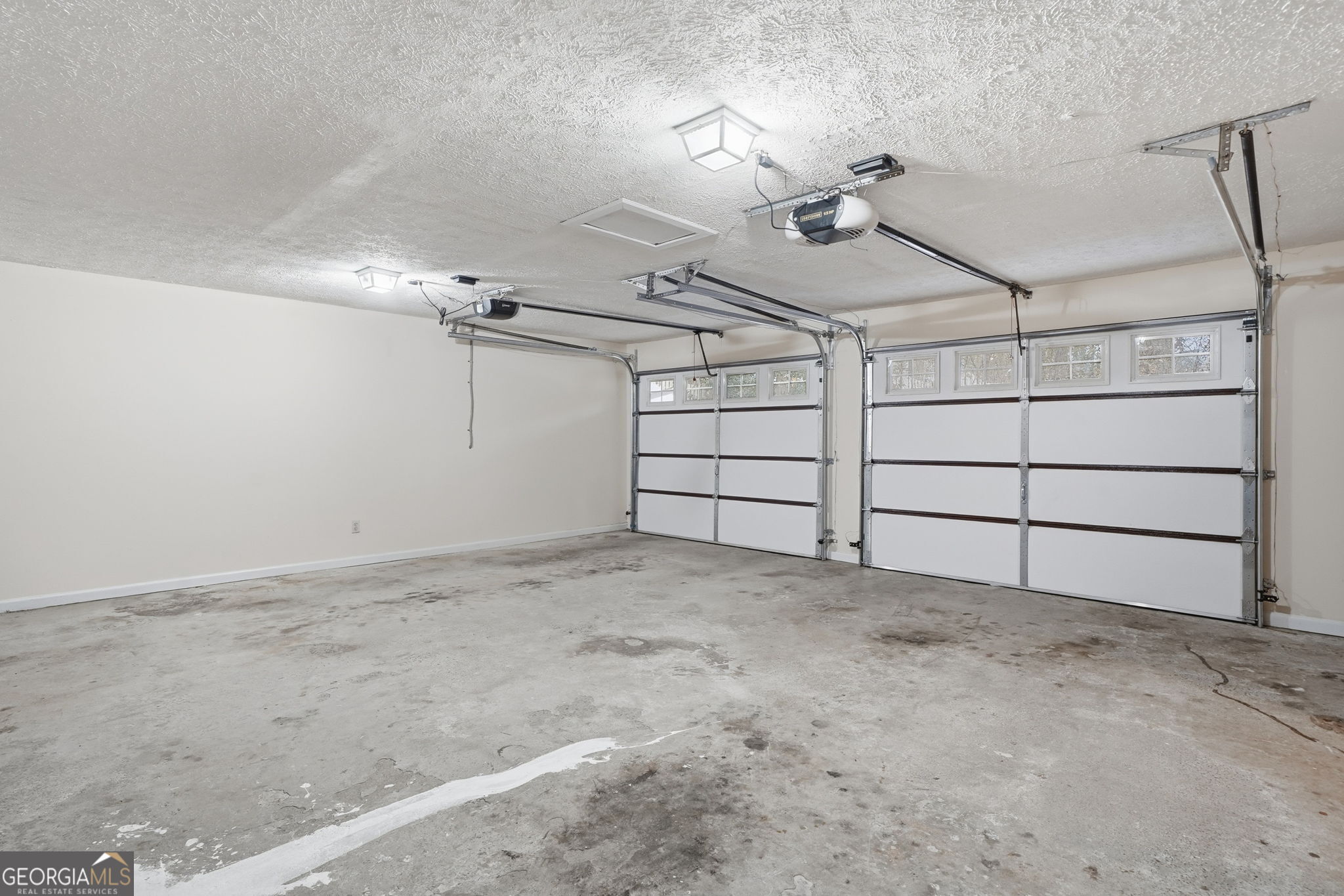 1130 Valley Ridge Court SE