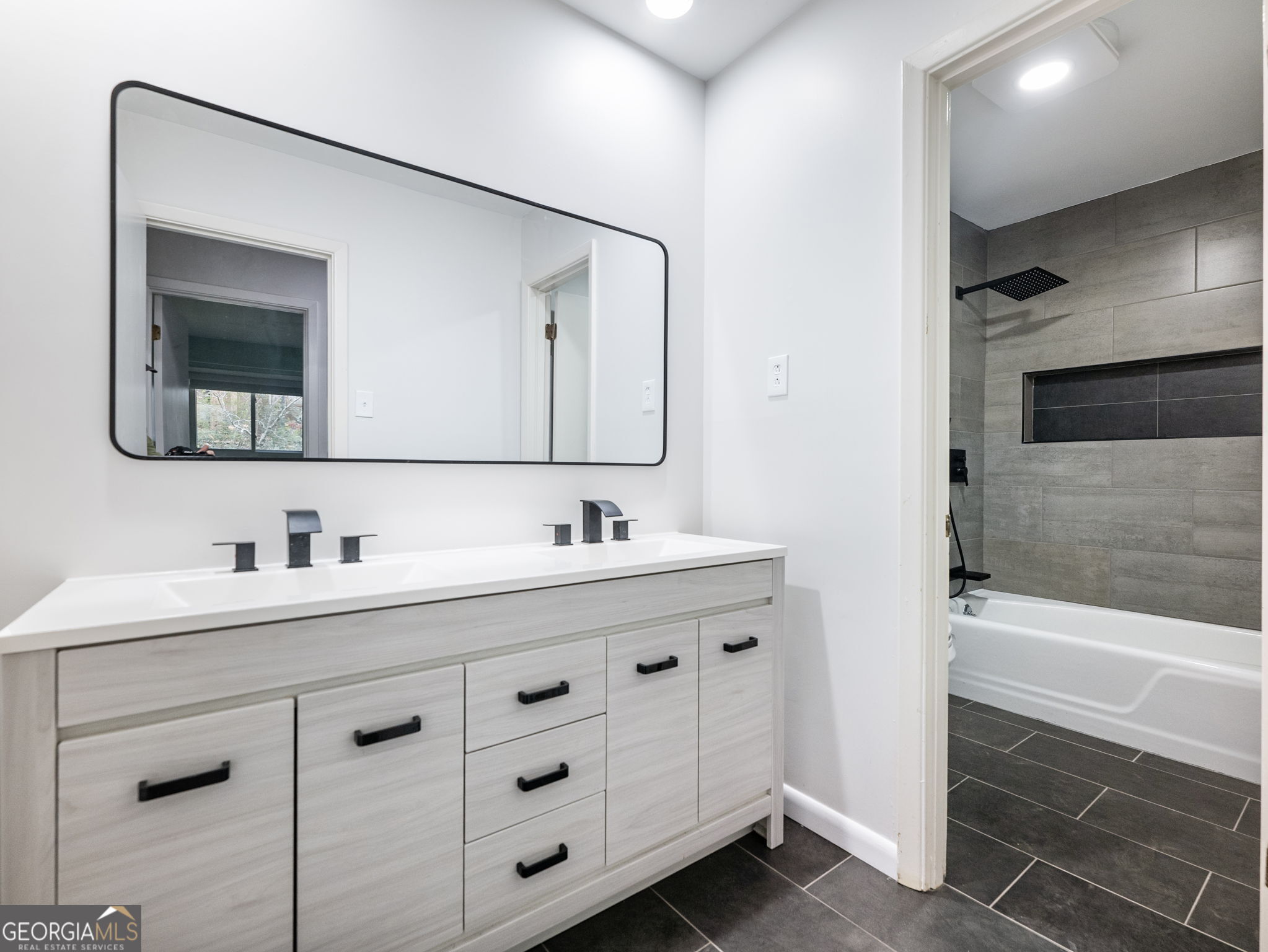 2153 Starfire Drive NE