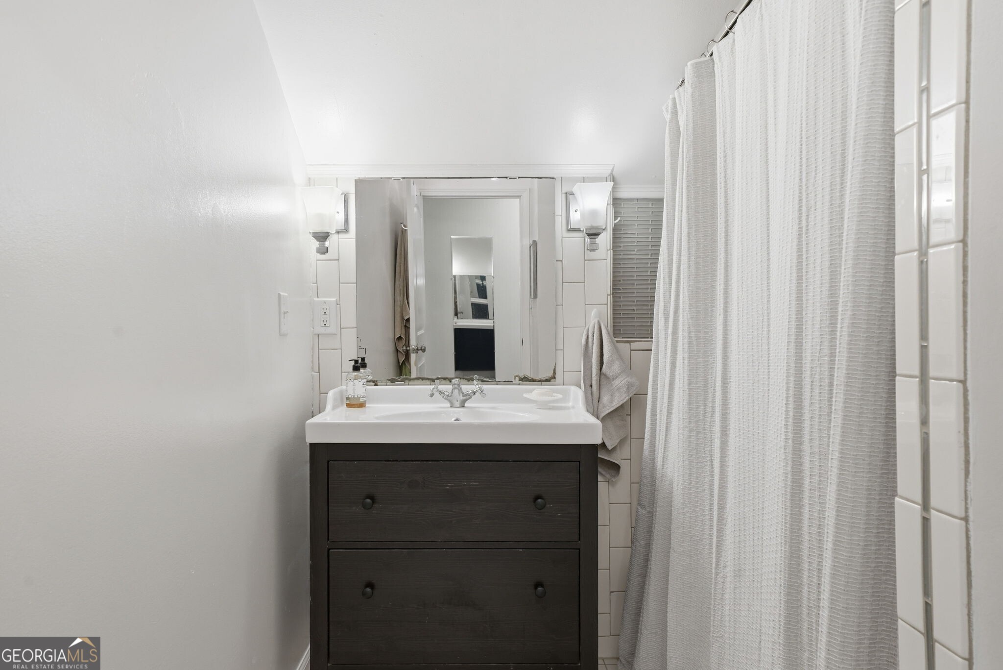 1913 Westminster Way