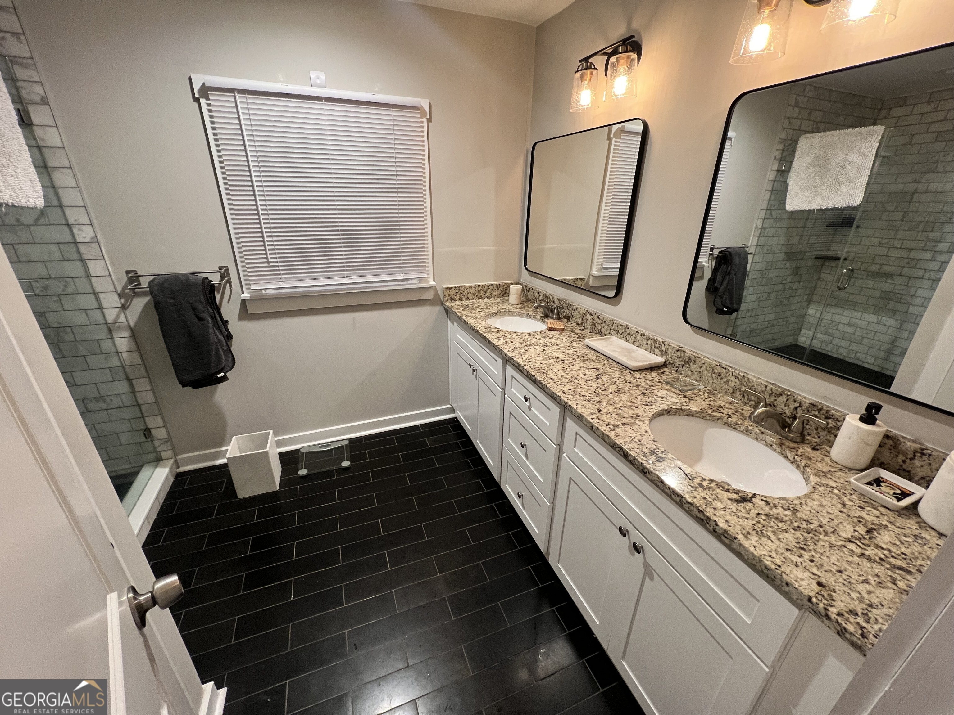 2455 Lynn Iris Drive