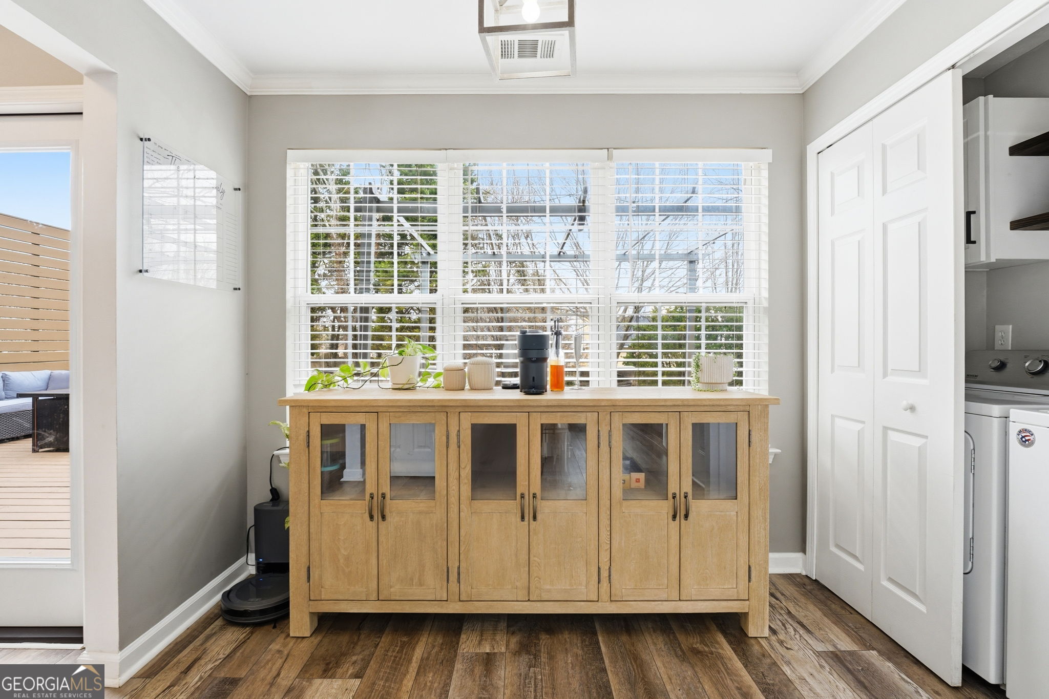 5076 Newpark Drive NW