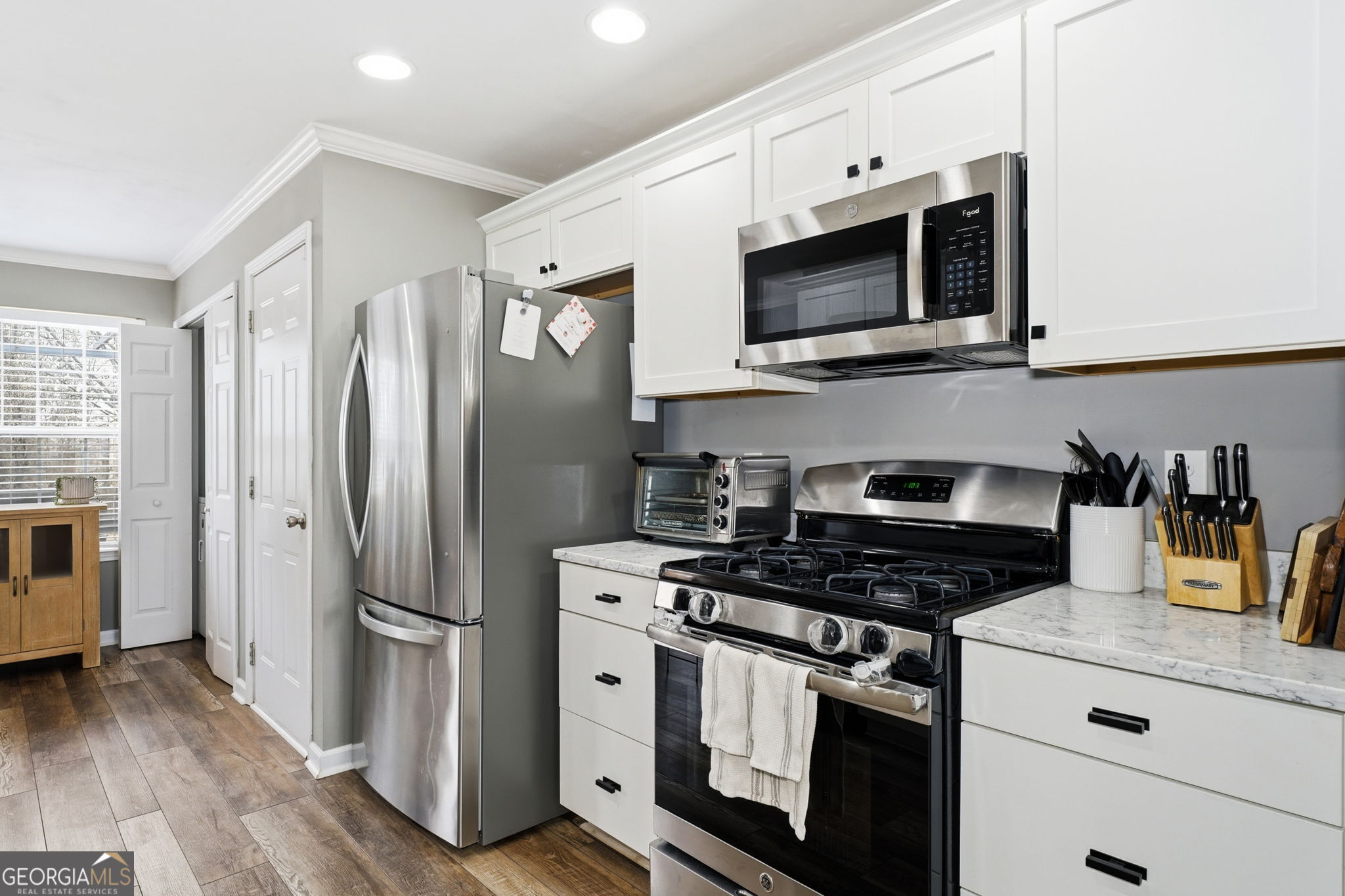 5076 Newpark Drive NW