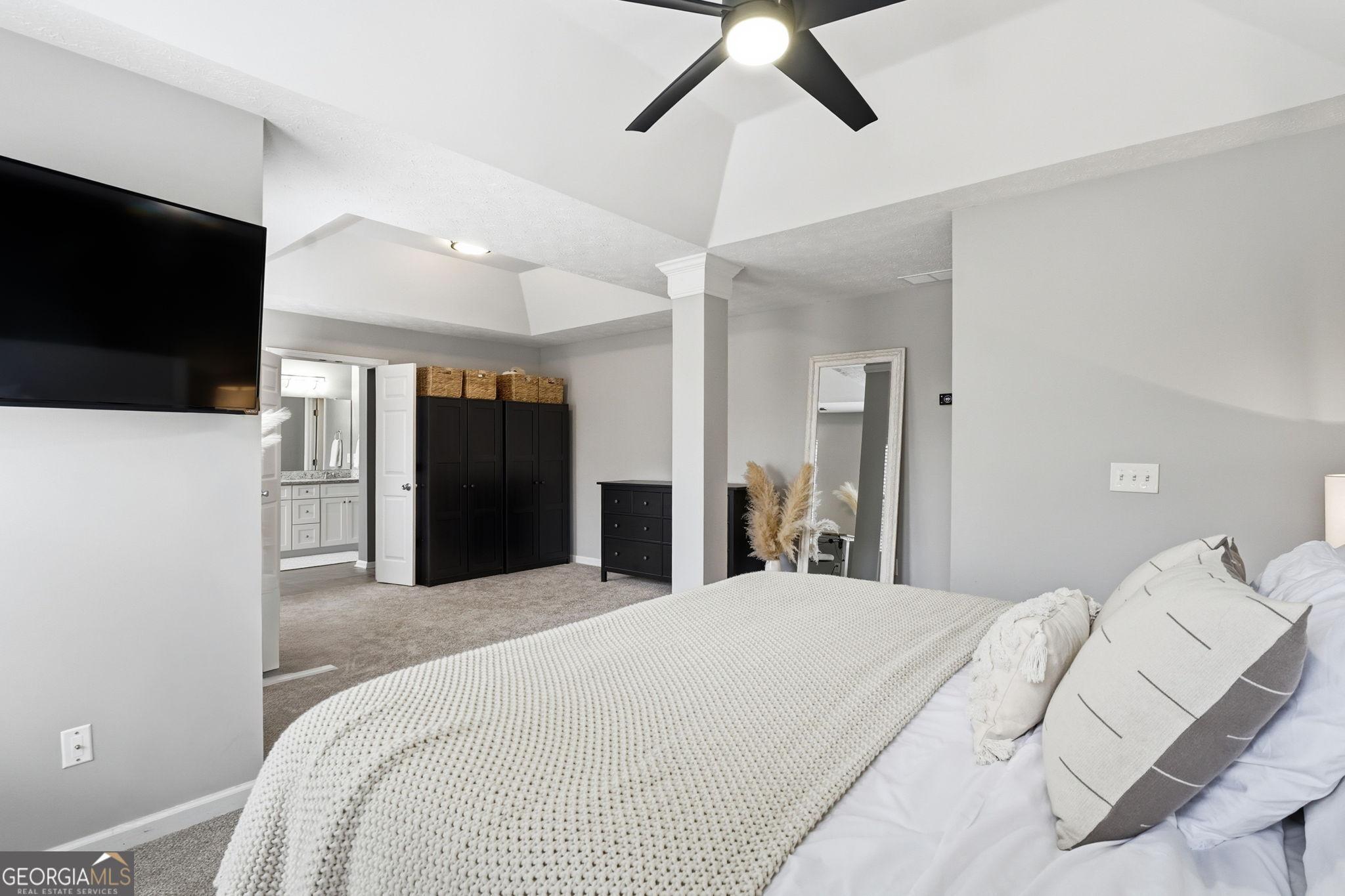 5076 Newpark Drive NW