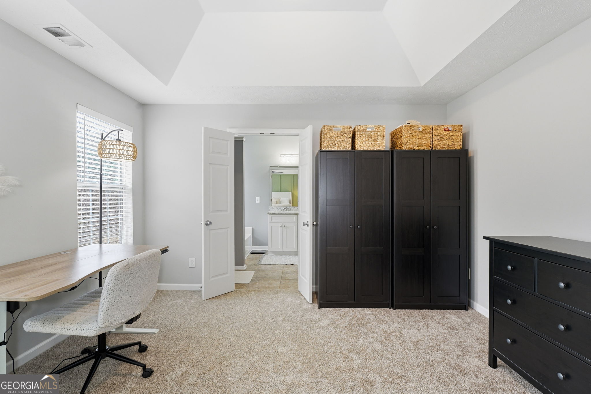 5076 Newpark Drive NW