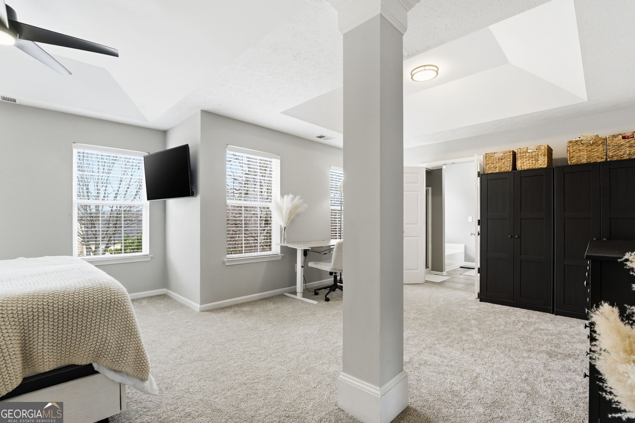 5076 Newpark Drive NW