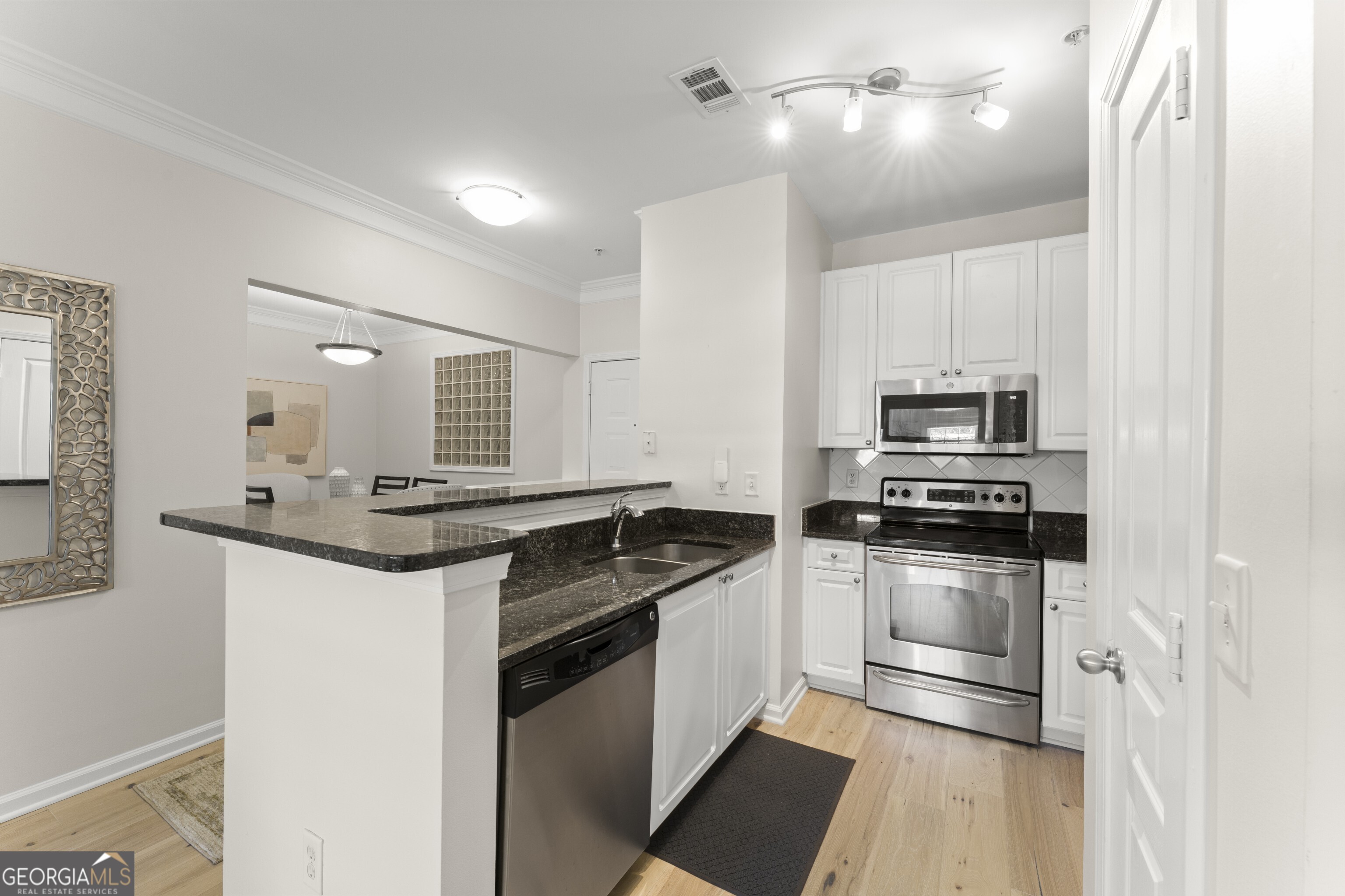 10 Perimeter Summit Boulevard NE # 2303