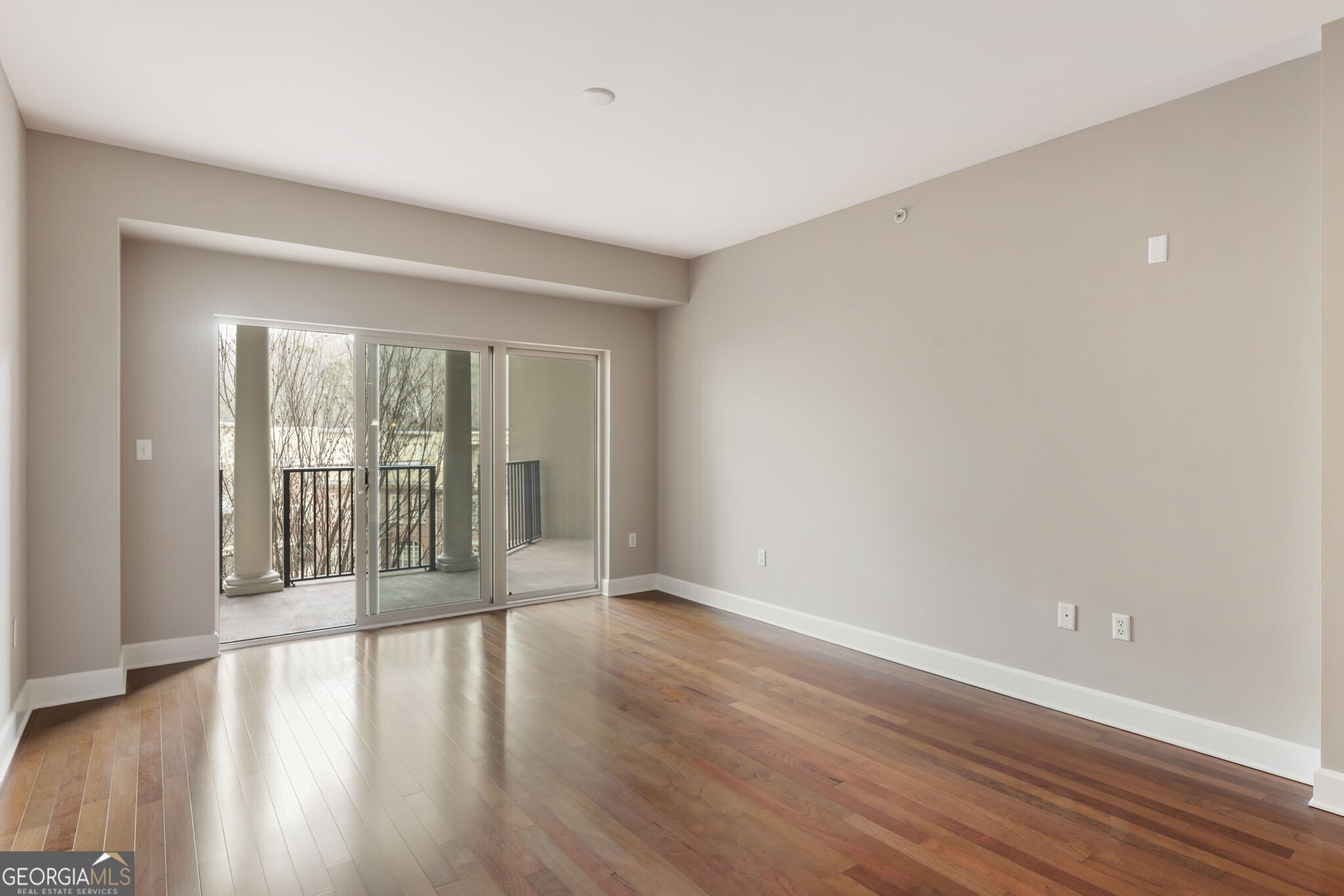 200 River Vista Drive # 520