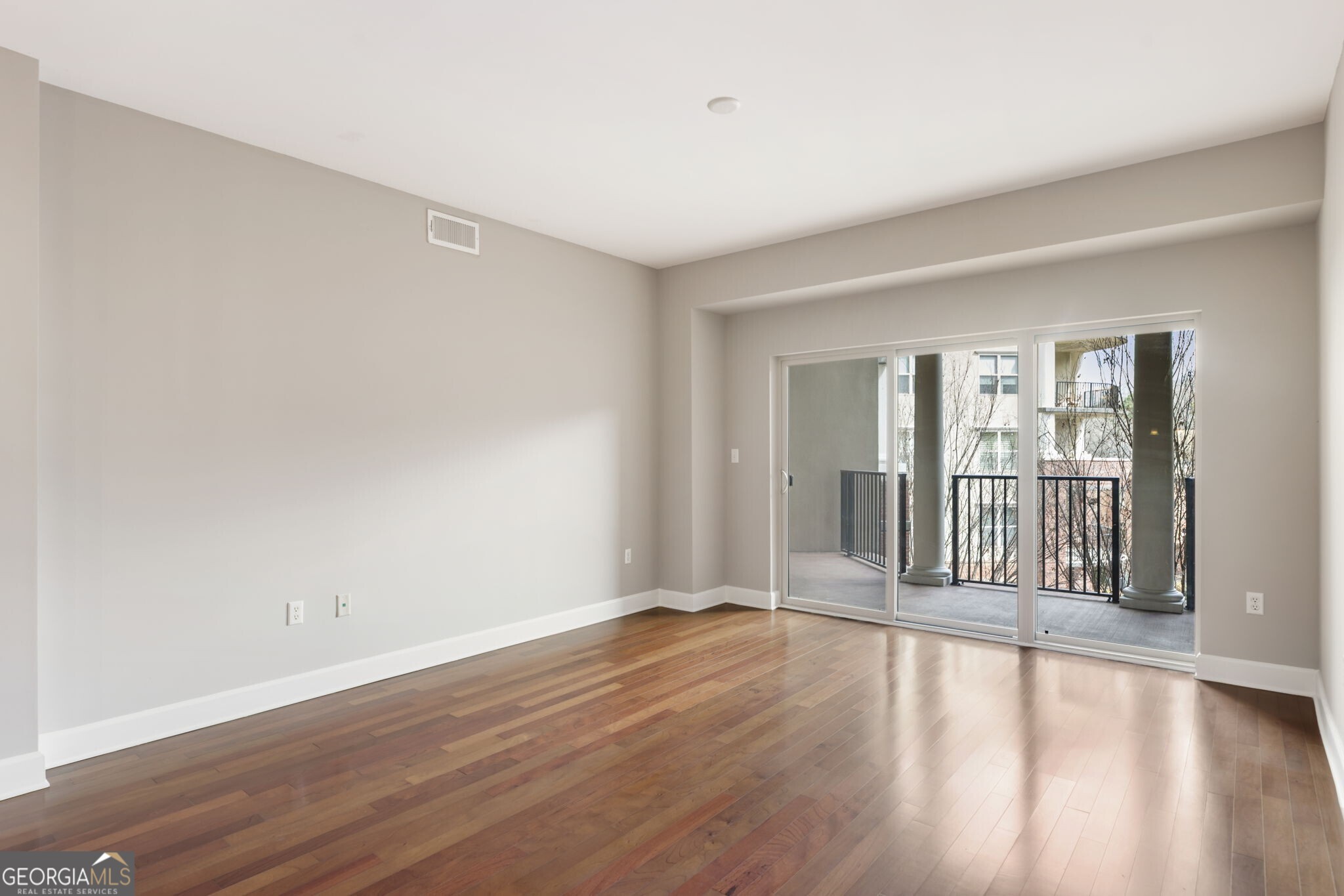 200 River Vista Drive # 520