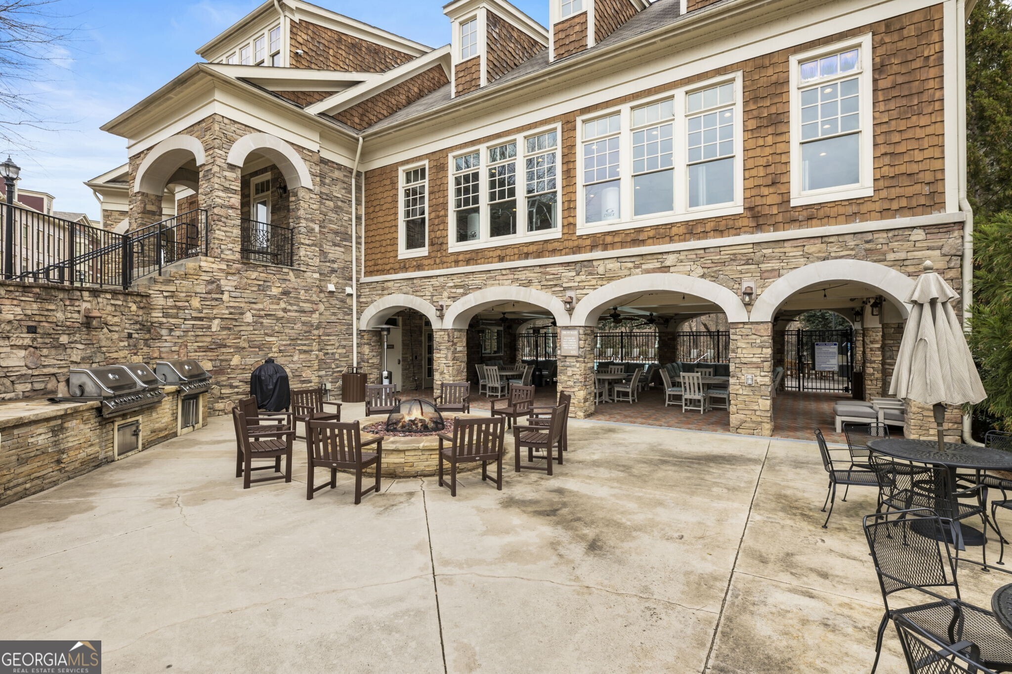 200 River Vista Drive # 520