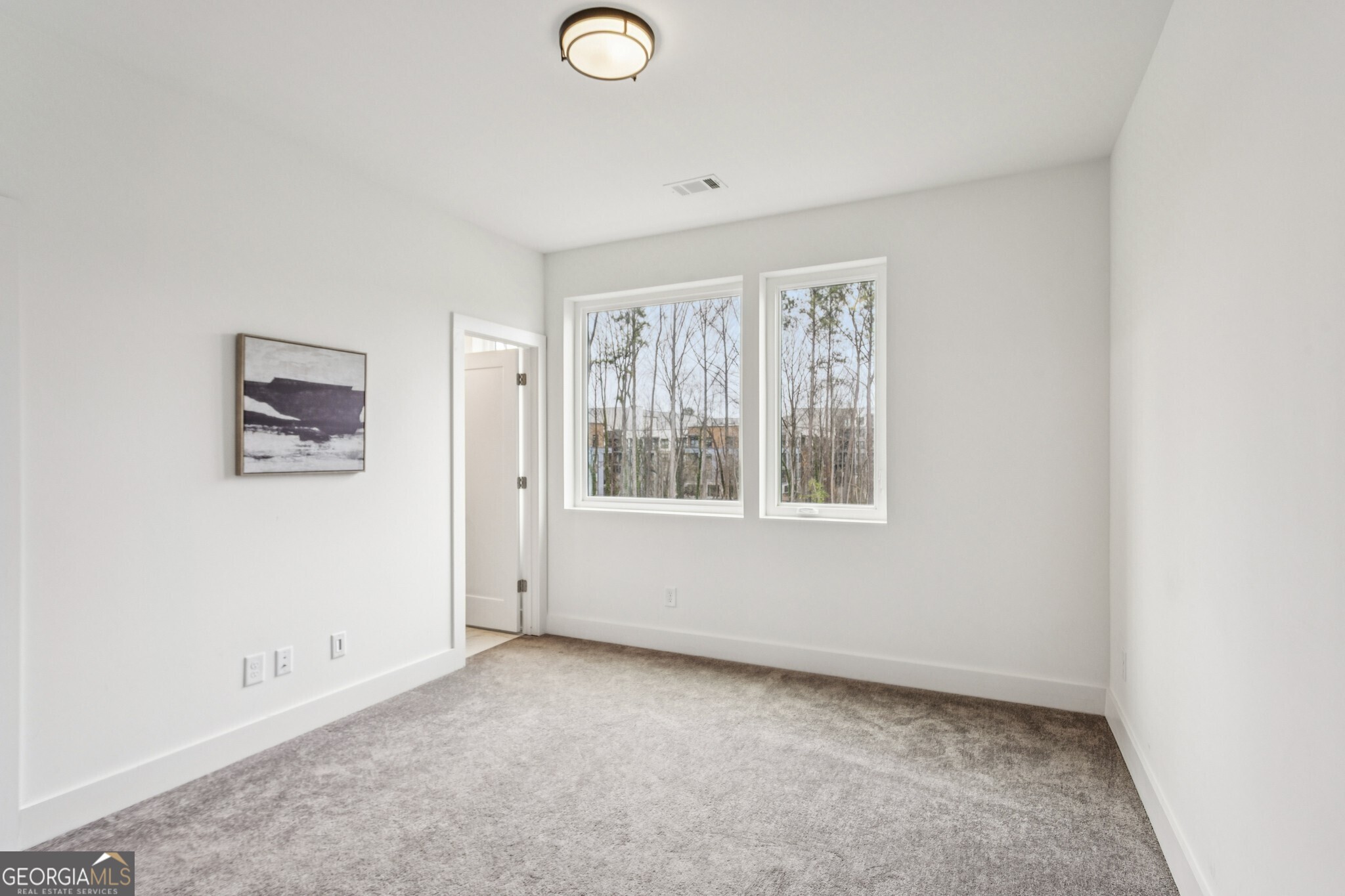 1261 Chelsea Circle NW