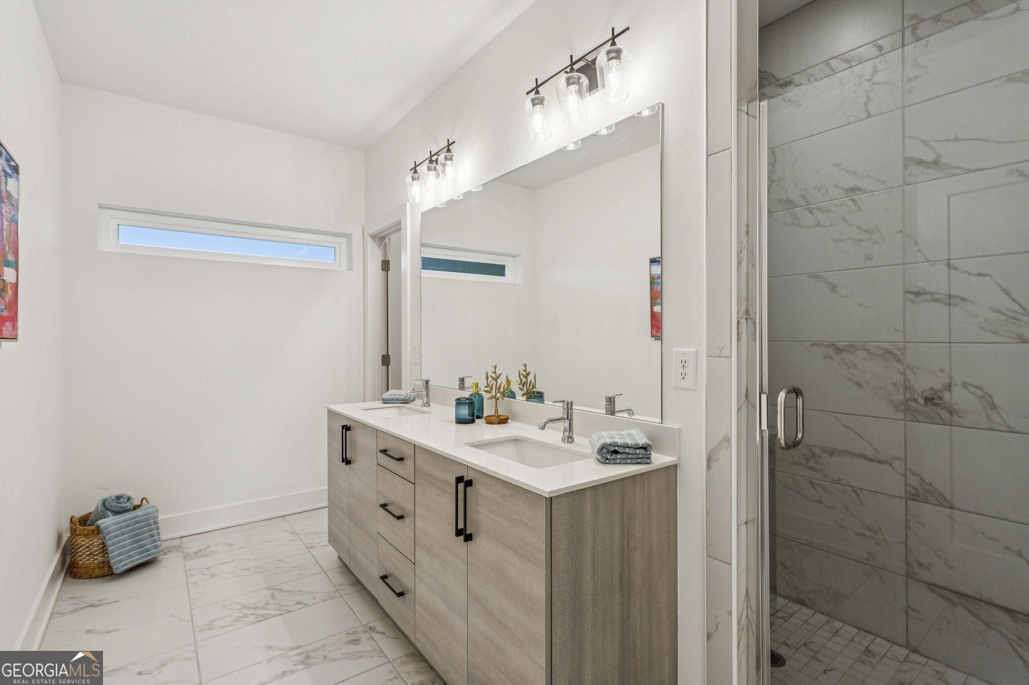 1261 Chelsea Circle NW