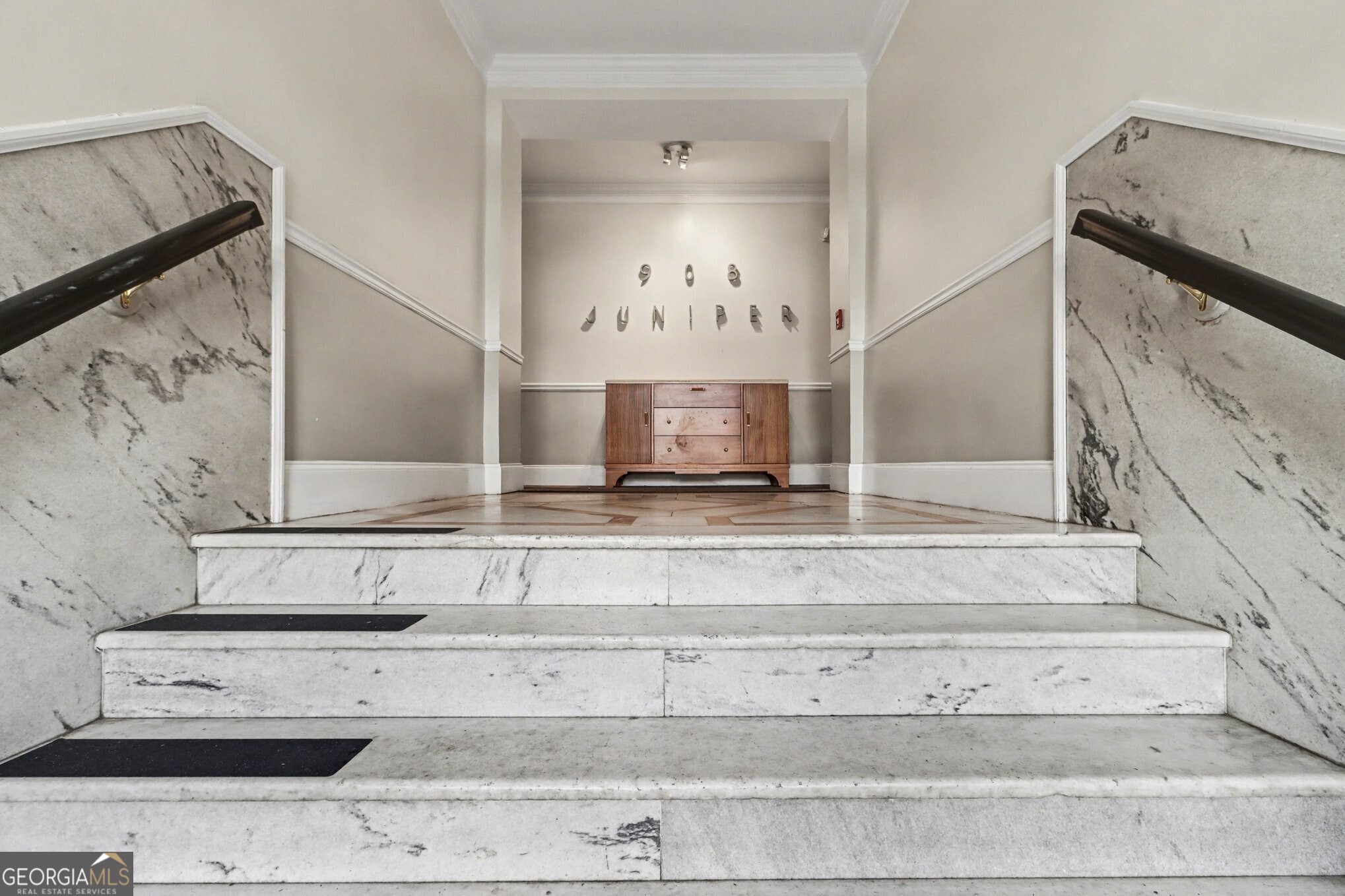 908 Juniper Street NE # 206