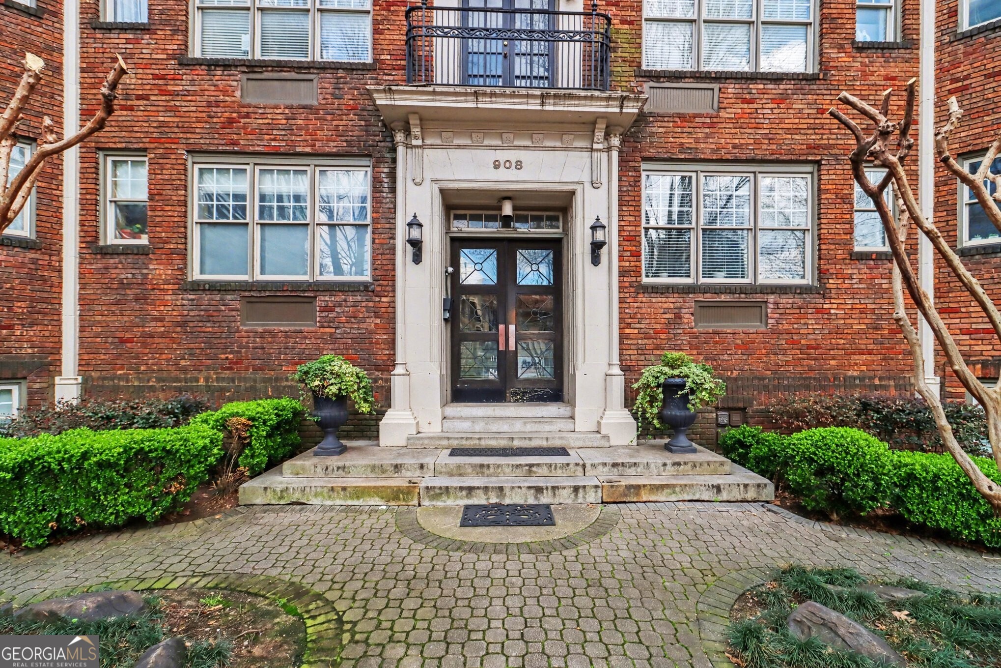 908 Juniper Street NE # 206