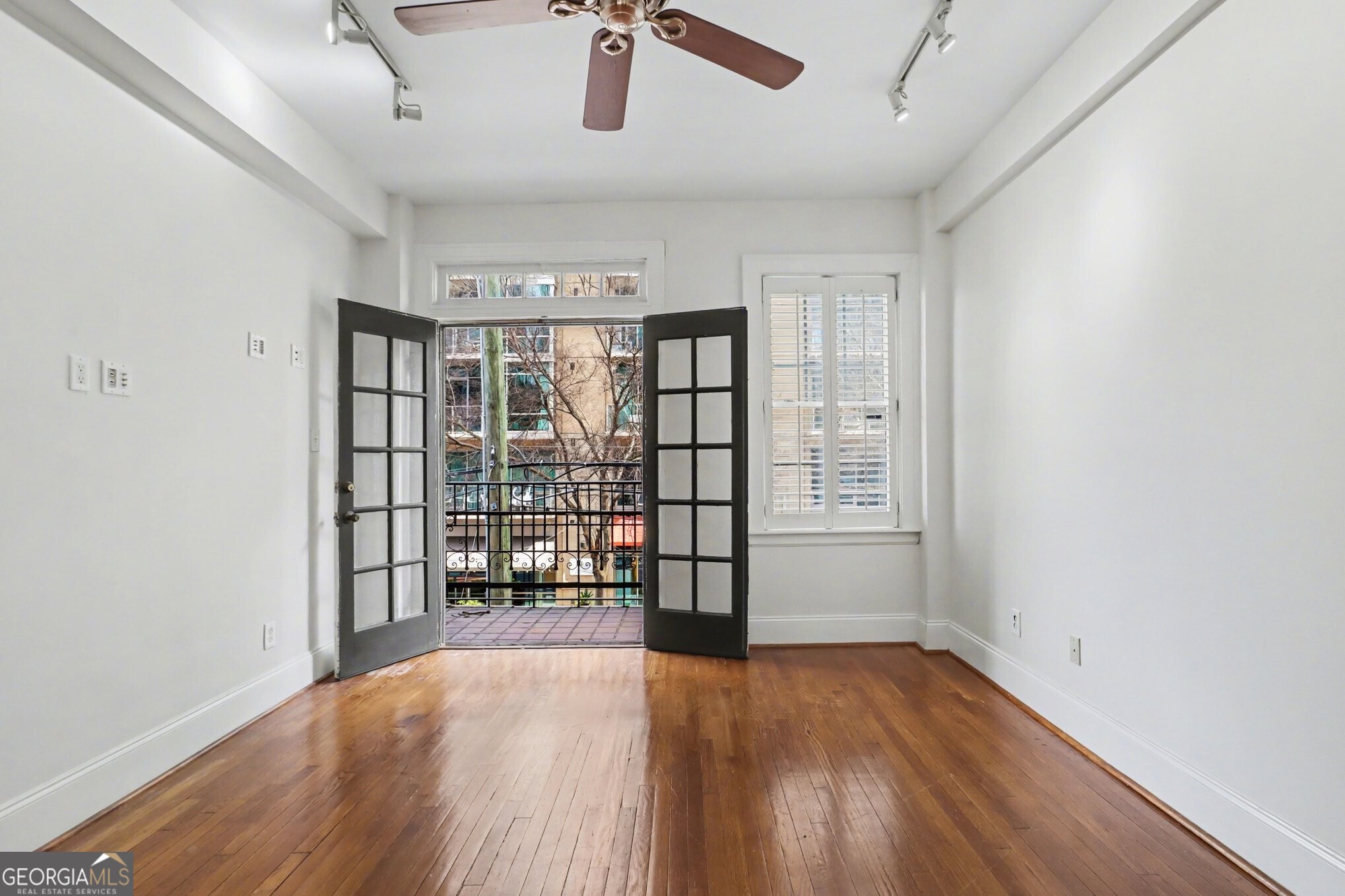 908 Juniper Street NE # 206