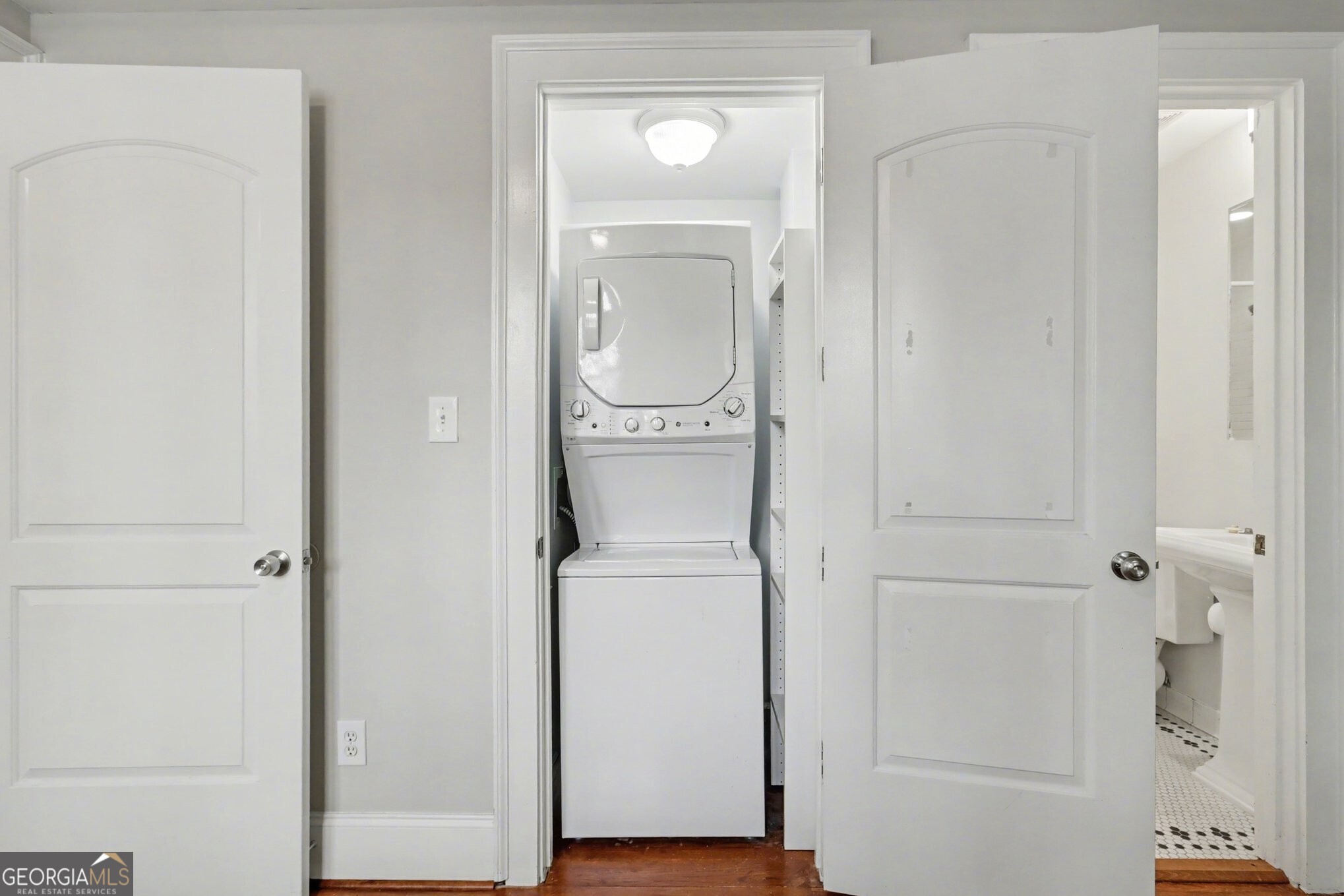 908 Juniper Street NE # 206