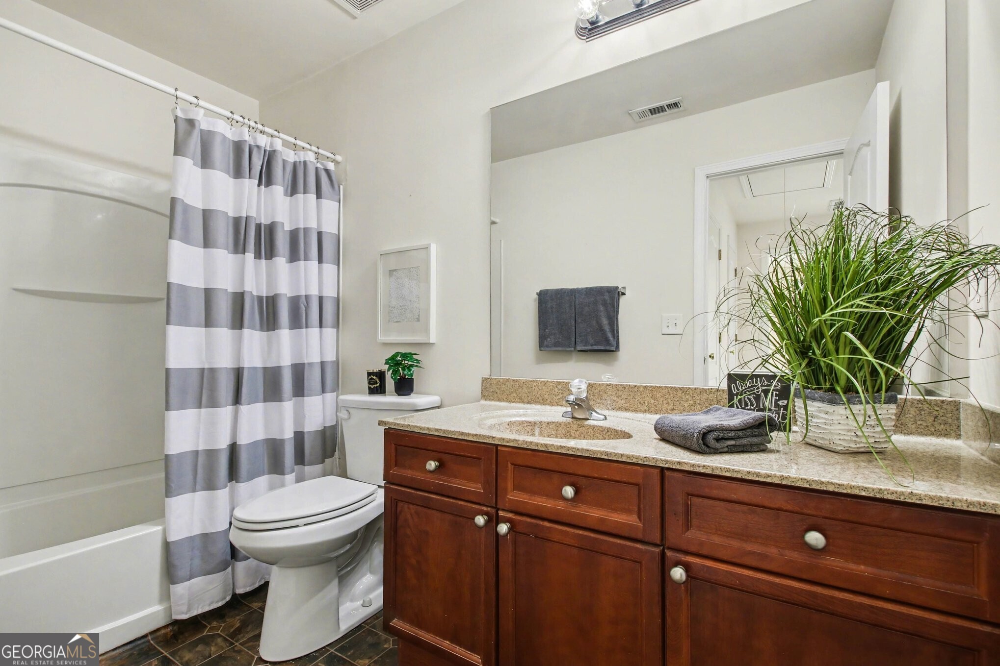 2367 Suwanee Pointe Drive