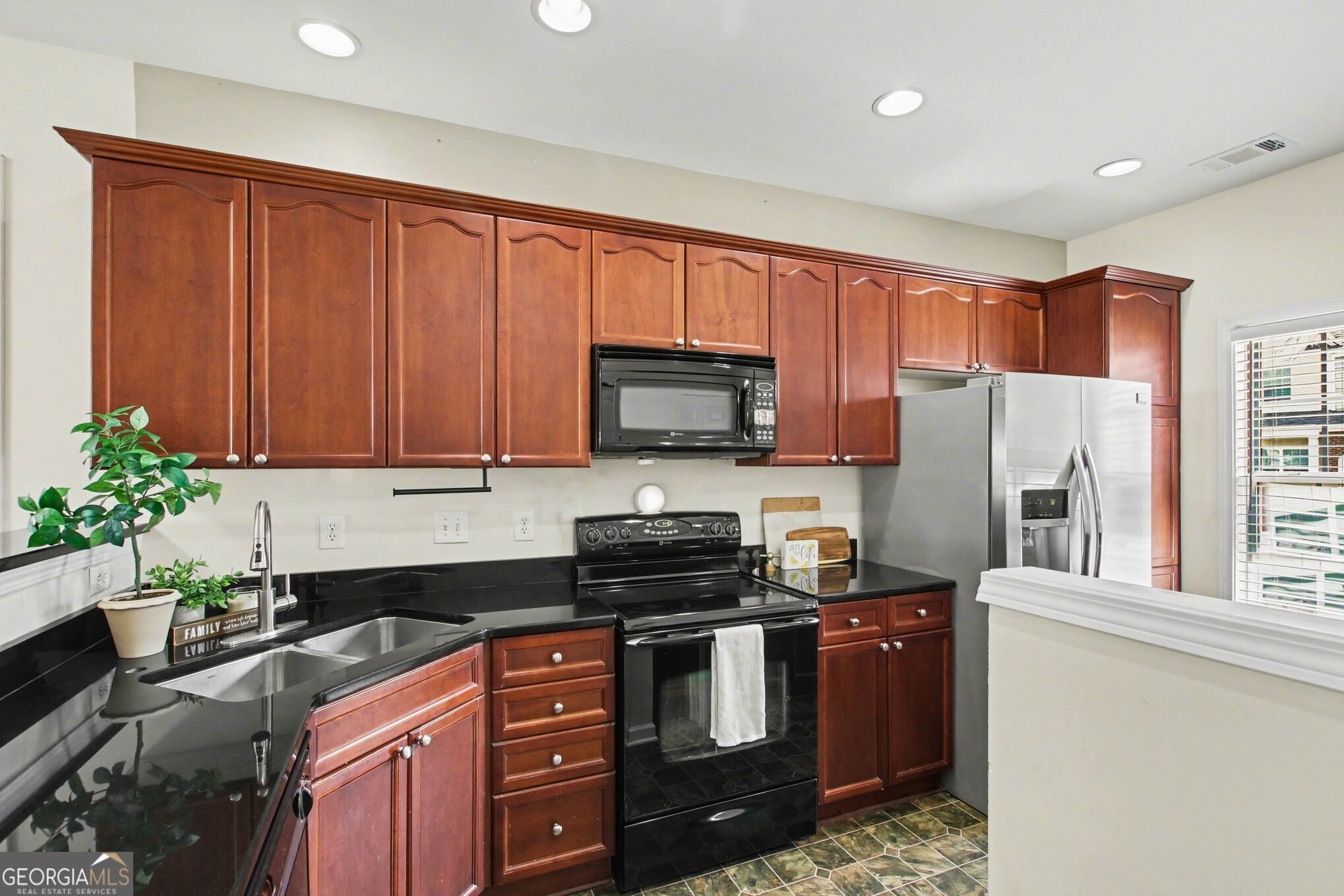 2367 Suwanee Pointe Drive
