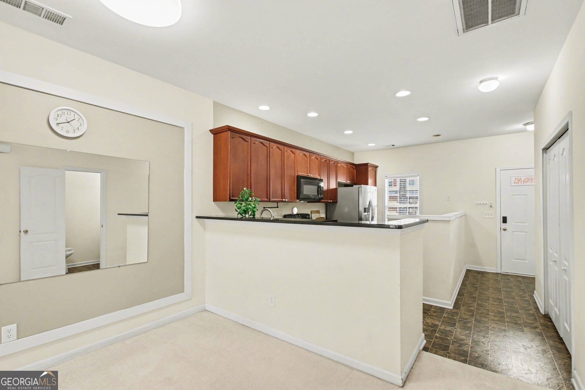 2367 Suwanee Pointe Drive