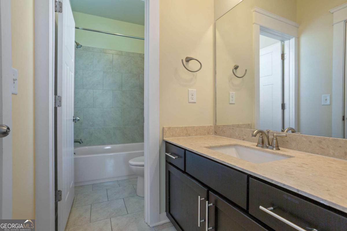 1566 Roswell Street SE