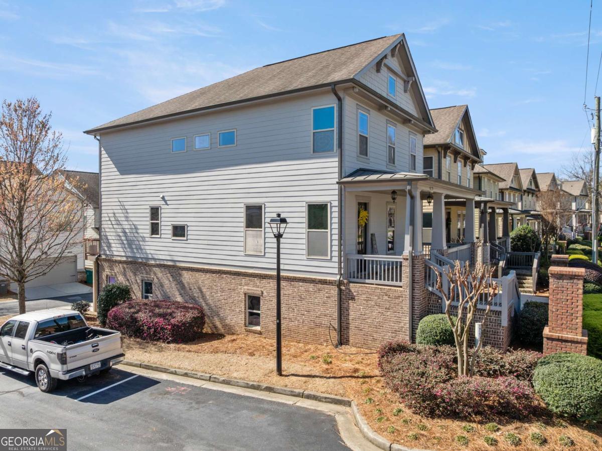 1566 Roswell Street SE